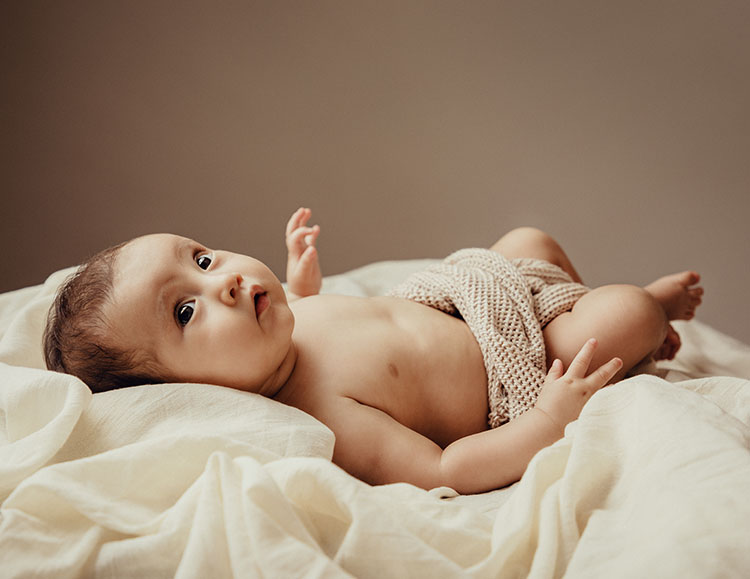 Fotografía de bebé de 3 meses - Sesión de fotos en estudio - Villa Urquiza, CABA, Buenos Aires, Argentina