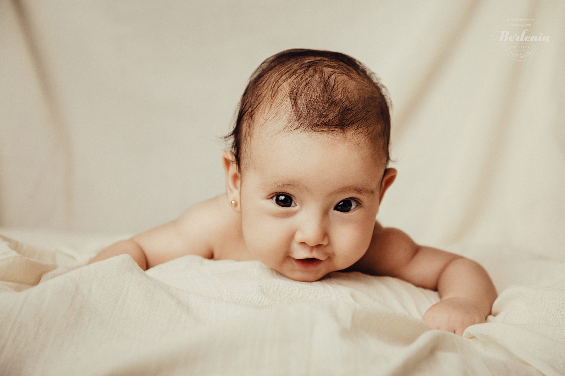 Fotografía de bebé de 3 meses - Sesión de fotos en estudio - Villa Urquiza, CABA, Buenos Aires, Argentina - Berlenia Fotografía - 01