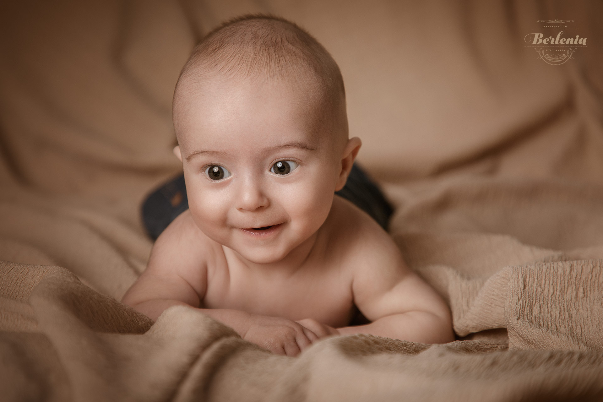 Fotografía de bebé de 3 meses - Sesión de fotos en estudio - Villa Urquiza, CABA, Buenos Aires, Argentina - Berlenia Fotografía - 04