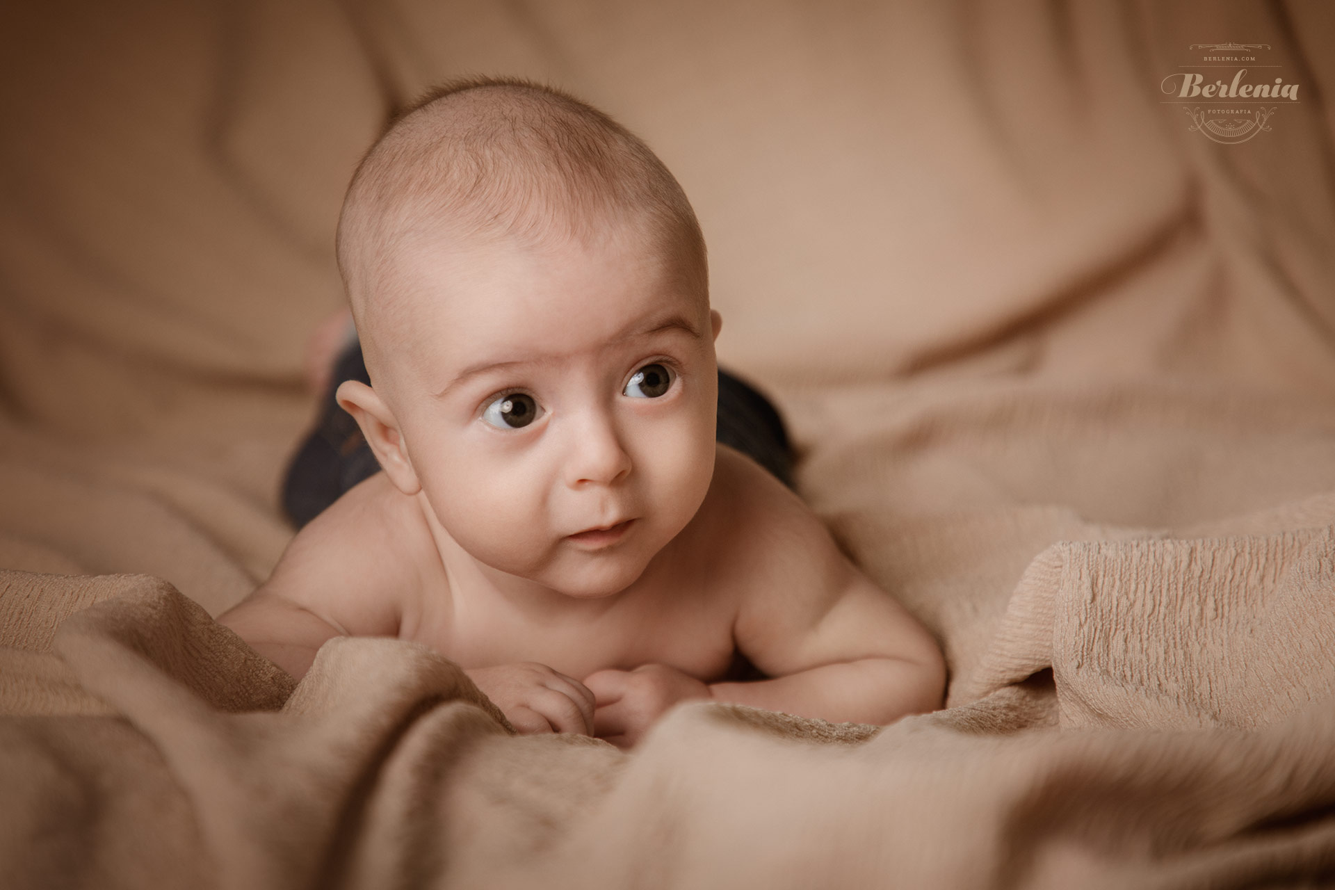Fotografía de bebé de 3 meses - Sesión de fotos en estudio - Villa Urquiza, CABA, Buenos Aires, Argentina - Berlenia Fotografía - 05