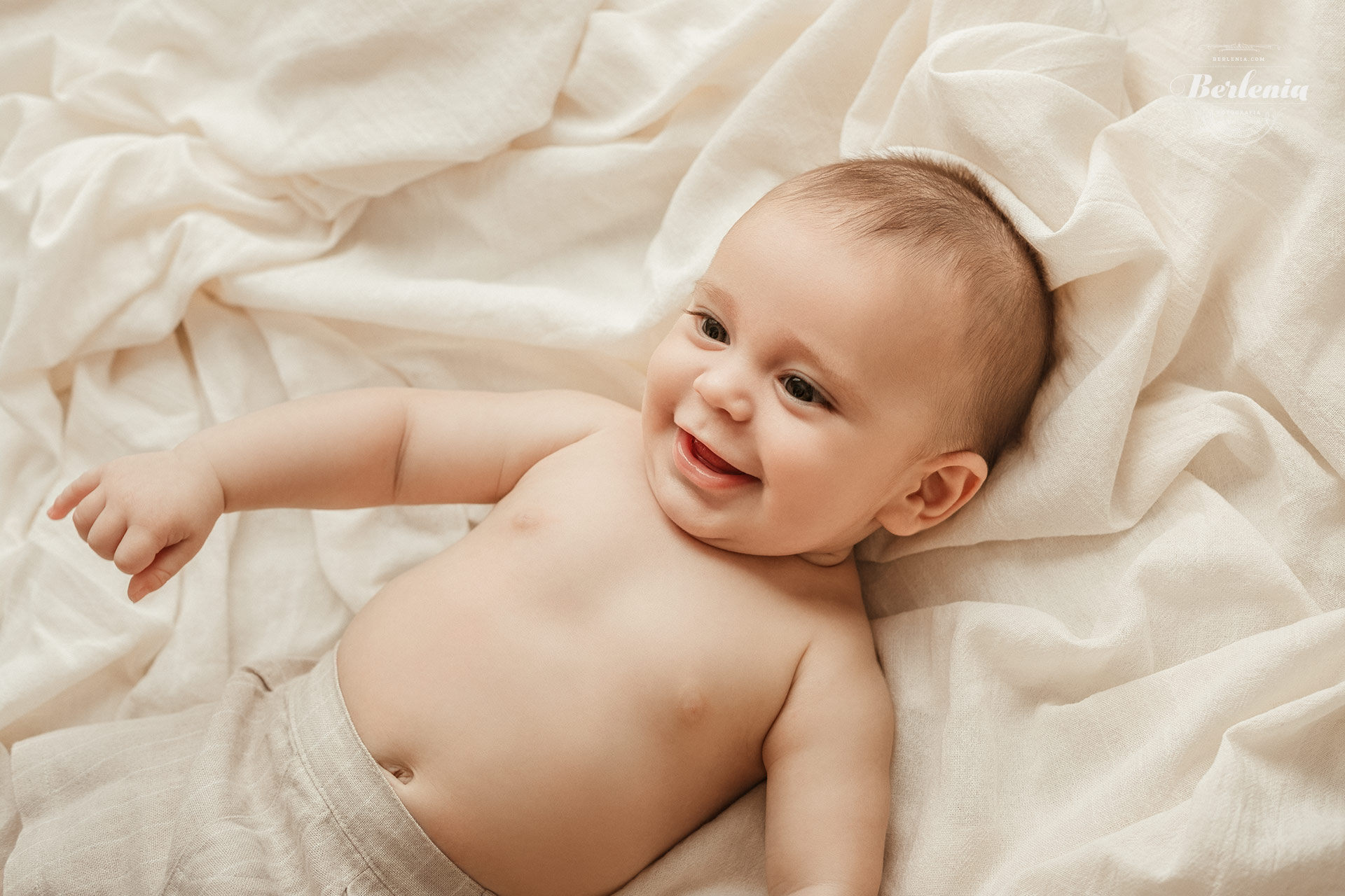 Fotografía de bebé de 3 meses en Villa Urquiza - Sesión de fotos en CABA - Buenos Aires, Argentina - Berlenia Fotografía - 09