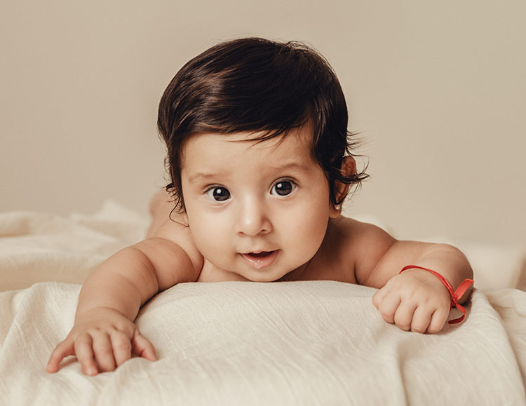 Sesión de fotografía profesional de bebé de 4 meses en estudio - Villa Urquiza, CABA, Buenos Aires, Argentina