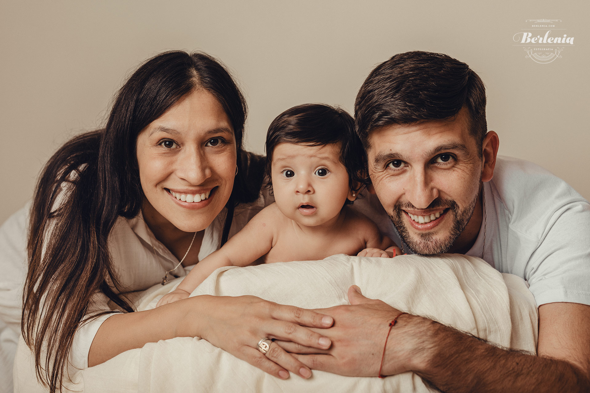 Sesión de fotografía profesional de bebé de 4 meses en estudio - Villa Urquiza, CABA, Buenos Aires, Argentina - Berlenia Fotografía - 04
