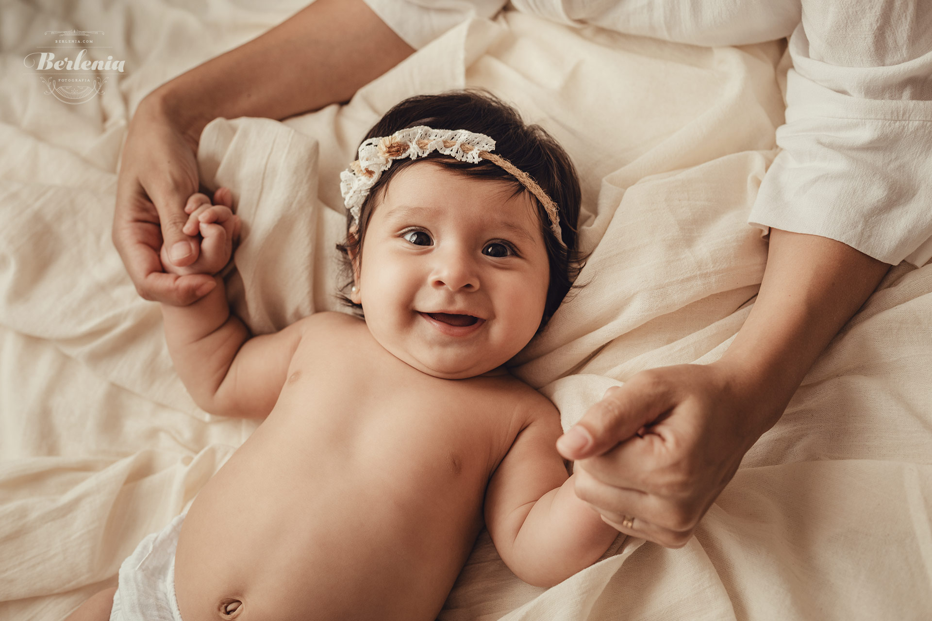 Sesión de fotografía profesional de bebé de 4 meses en estudio - Villa Urquiza, CABA, Buenos Aires, Argentina - Berlenia Fotografía - 06