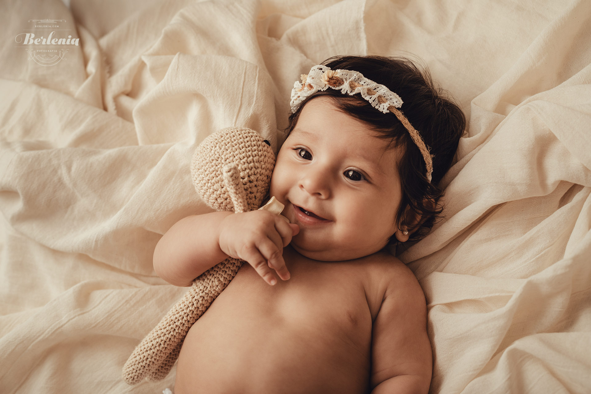 Sesión de fotografía profesional de bebé de 4 meses en estudio - Villa Urquiza, CABA, Buenos Aires, Argentina - Berlenia Fotografía - 07