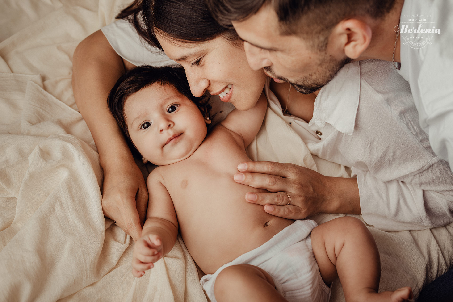 Sesión de fotografía profesional de bebé de 4 meses en estudio - Villa Urquiza, CABA, Buenos Aires, Argentina - Berlenia Fotografía - 11