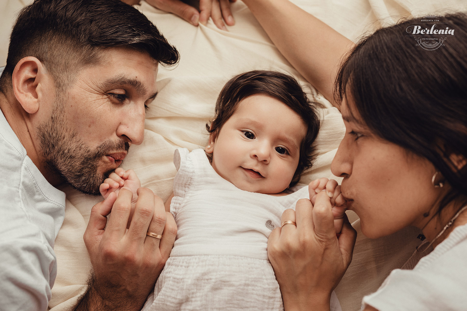 Sesión de fotografía profesional de bebé de 4 meses en estudio - Villa Urquiza, CABA, Buenos Aires, Argentina - Berlenia Fotografía - 17