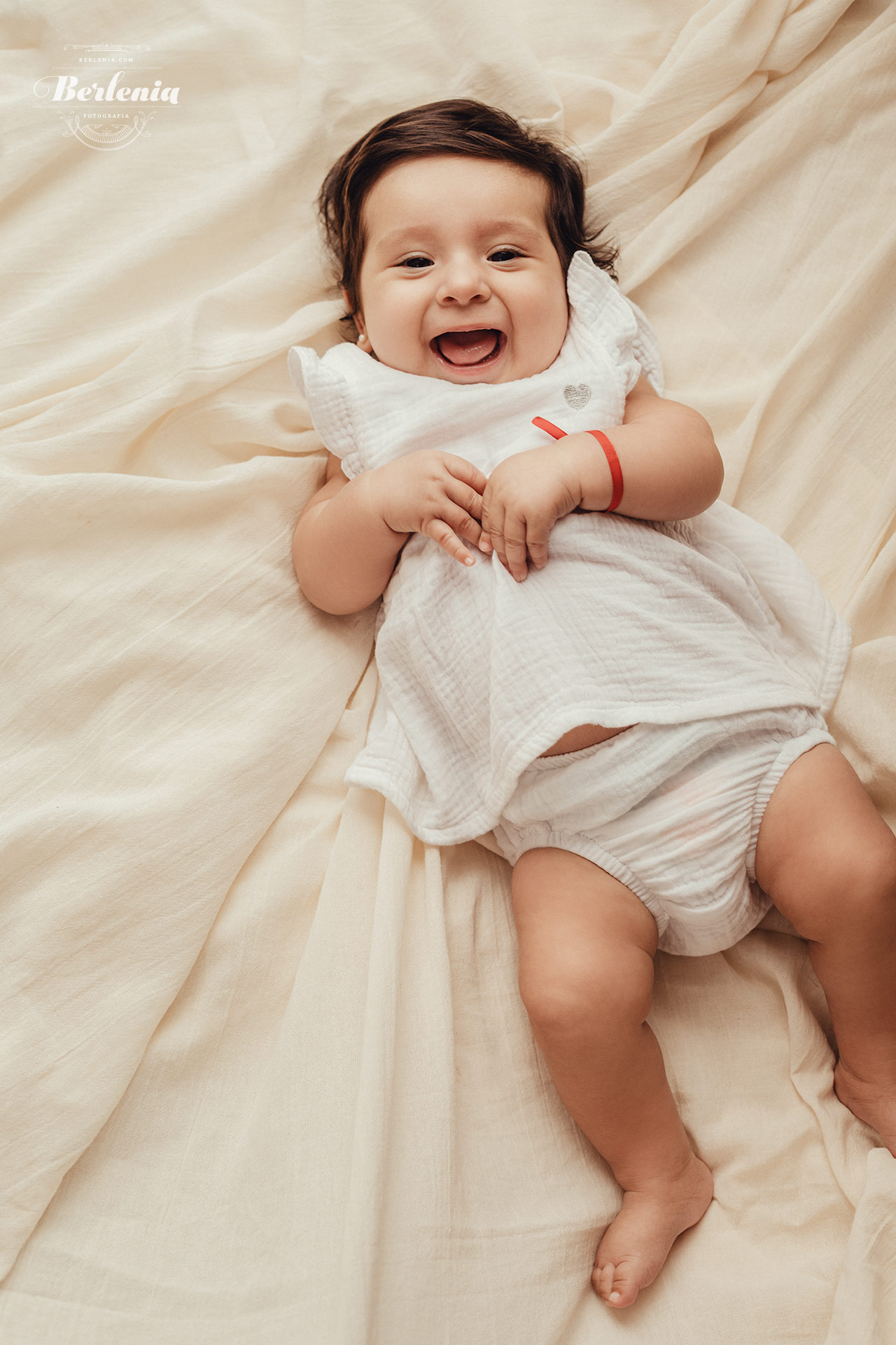 Sesión de fotografía profesional de bebé de 4 meses en estudio - Villa Urquiza, CABA, Buenos Aires, Argentina - Berlenia Fotografía - 18