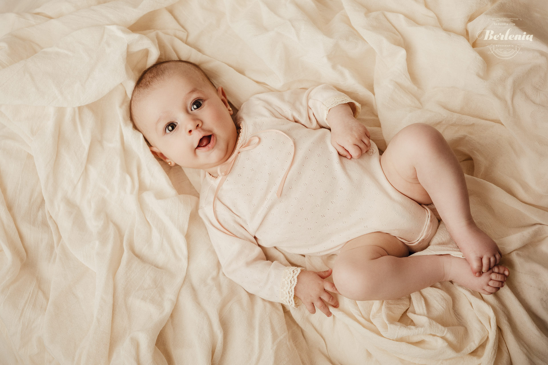 Sesión de fotografía profesional de bebé de 4 meses en CABA - Villa Urquiza, Buenos Aires, Argentina - Berlenia Fotografía - 03