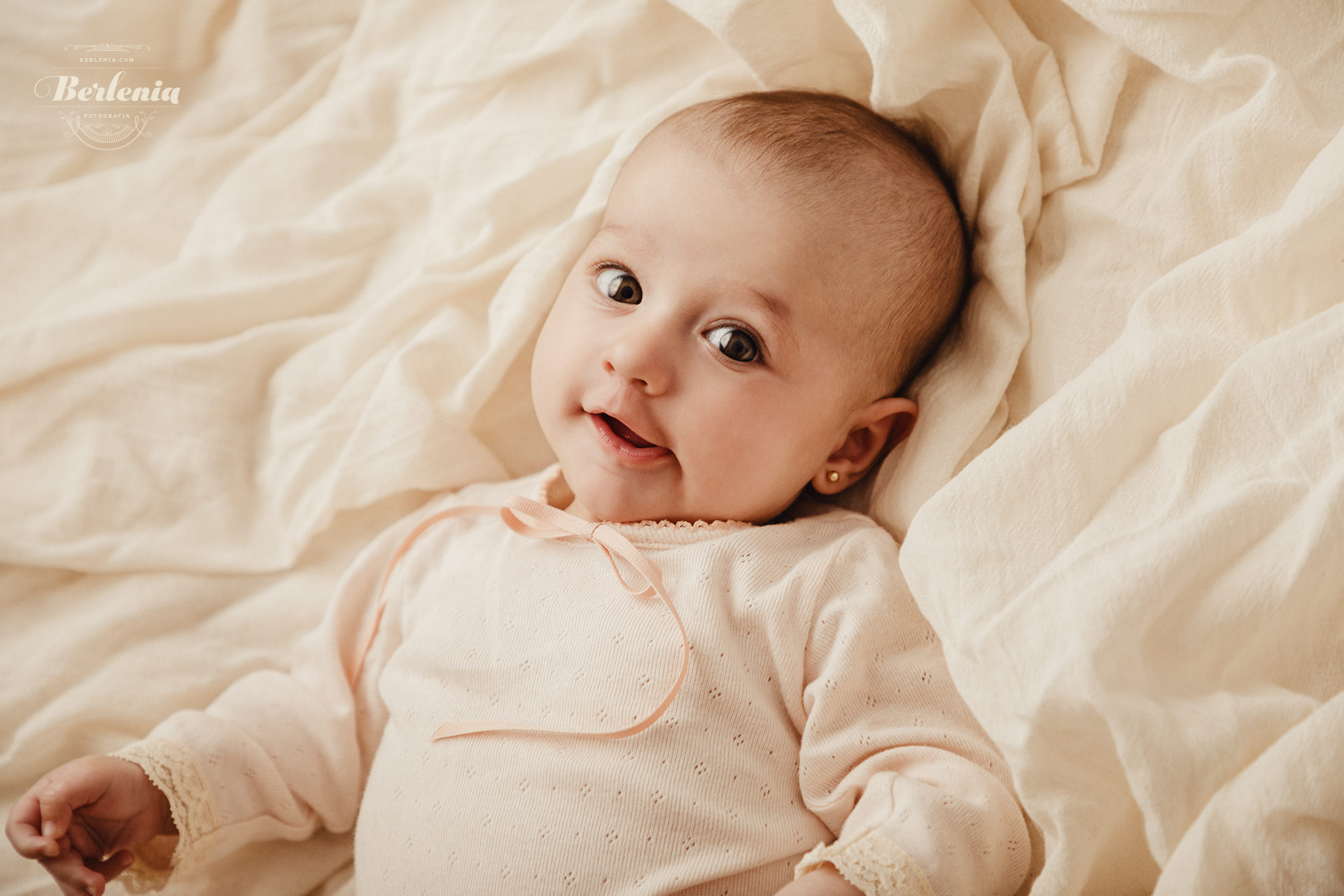 Sesión de fotografía profesional de bebé de 4 meses en CABA - Villa Urquiza, Buenos Aires, Argentina - Berlenia Fotografía - 04