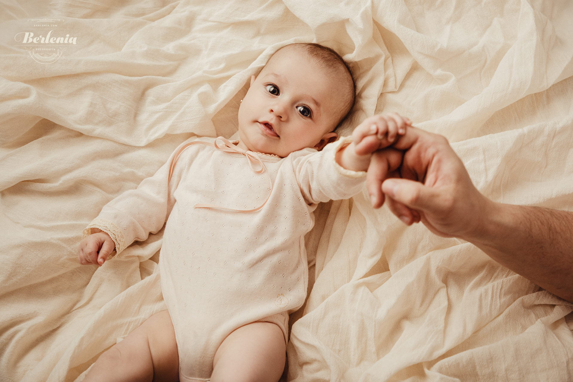 Sesión de fotografía profesional de bebé de 4 meses en CABA - Villa Urquiza, Buenos Aires, Argentina - Berlenia Fotografía - 05