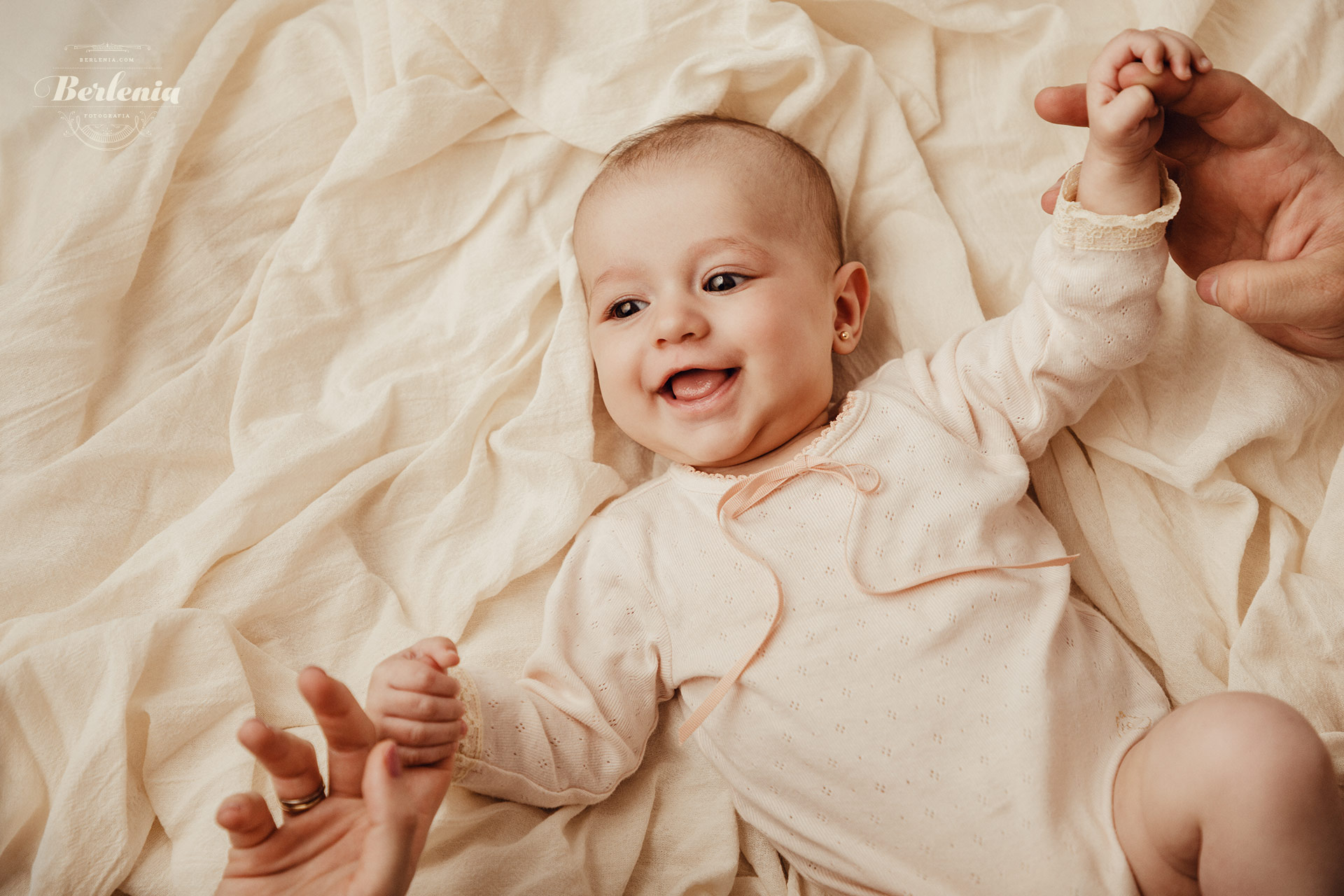 Sesión de fotografía profesional de bebé de 4 meses en CABA - Villa Urquiza, Buenos Aires, Argentina - Berlenia Fotografía - 06