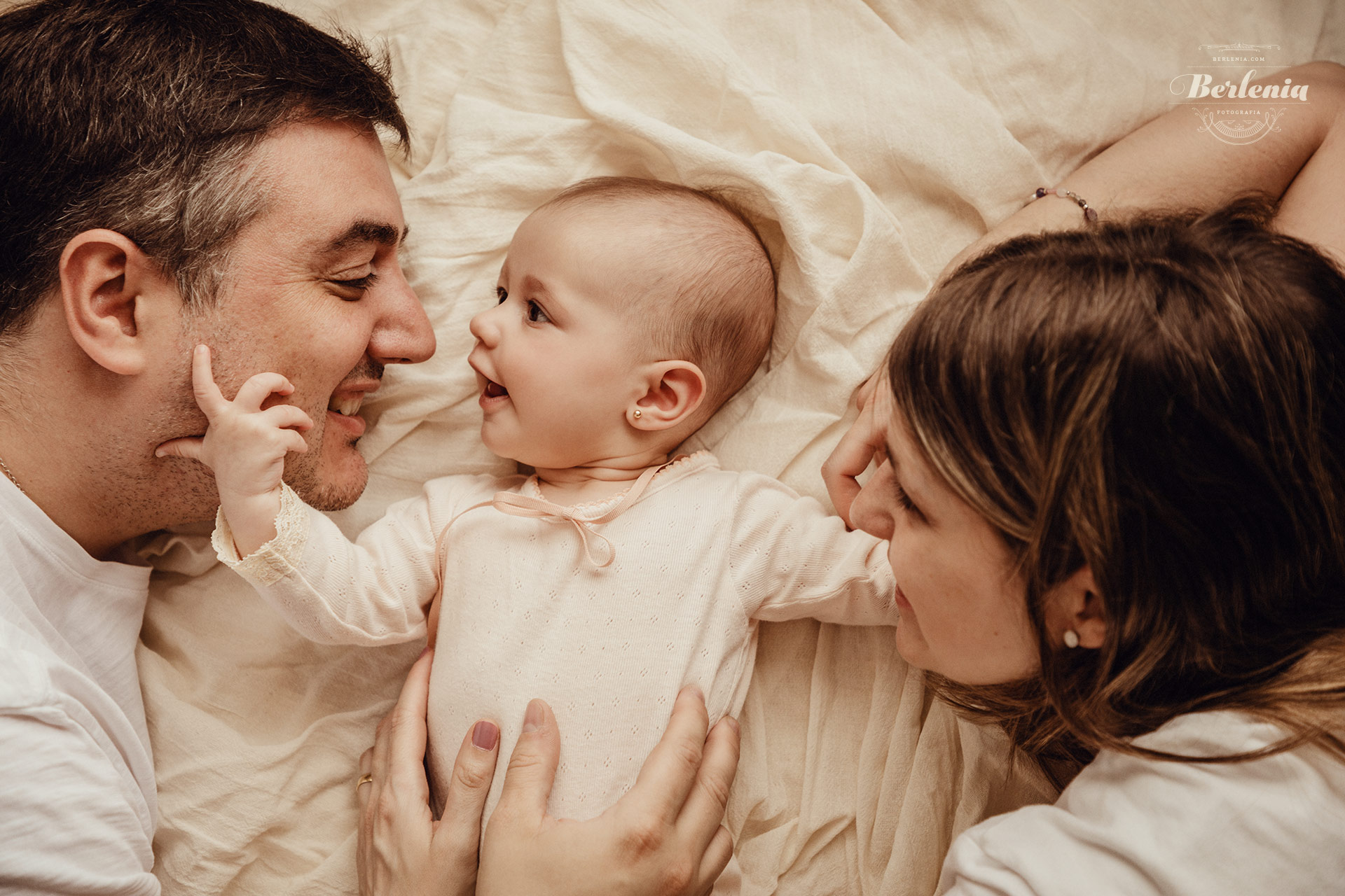 Sesión de fotografía profesional de bebé de 4 meses en CABA - Villa Urquiza, Buenos Aires, Argentina - Berlenia Fotografía - 12