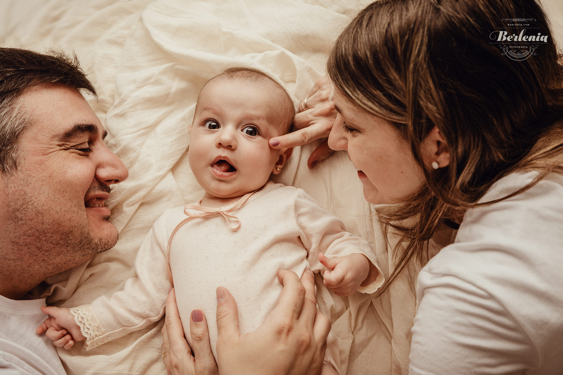 Sesión de fotografía profesional de bebé de 4 meses en CABA - Villa Urquiza, Buenos Aires, Argentina - Berlenia Fotografía - 13
