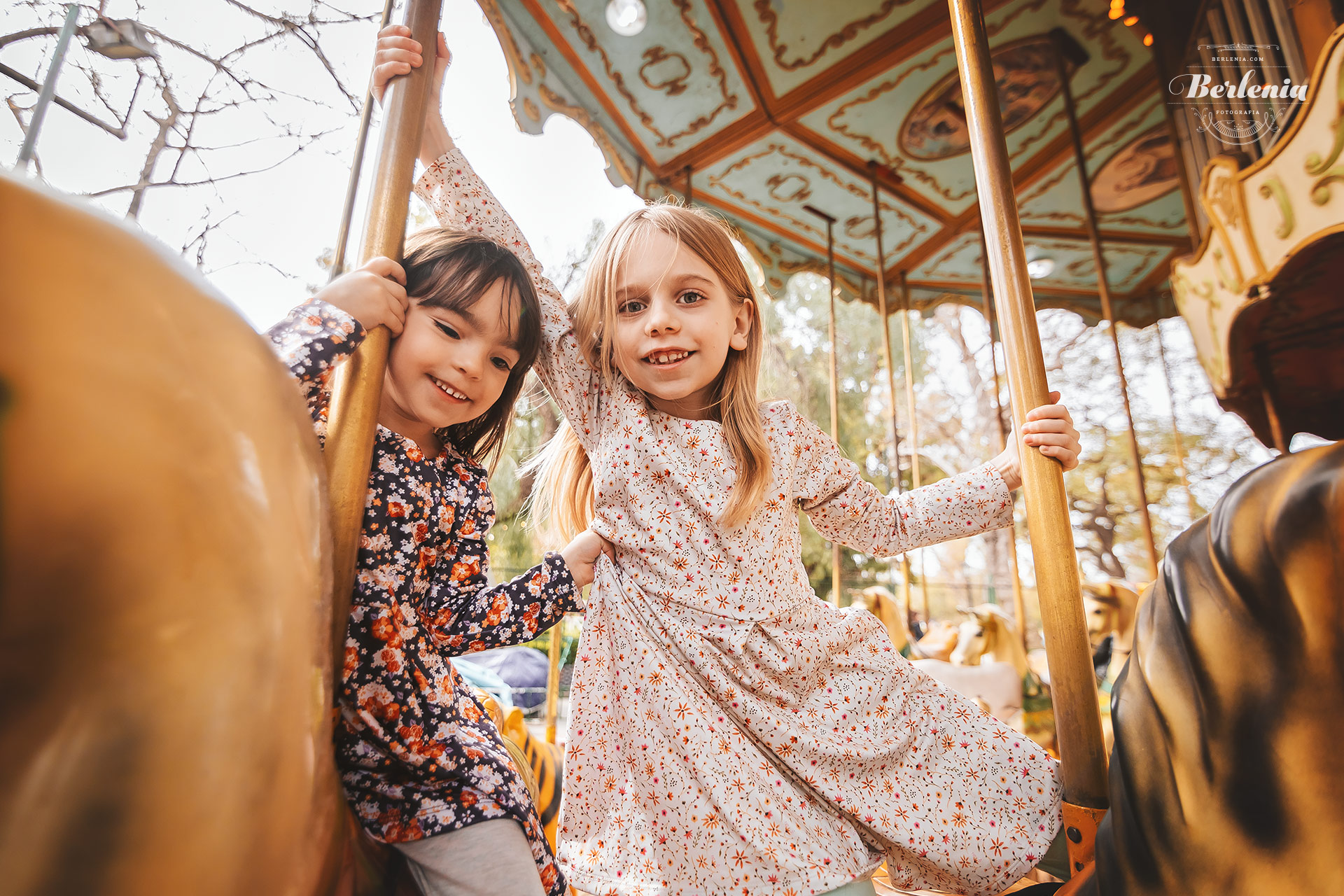 Sesión de fotos infantil en calesita - CABA, Buenos Aires, Argentina - Berlenia Fotografía - 02