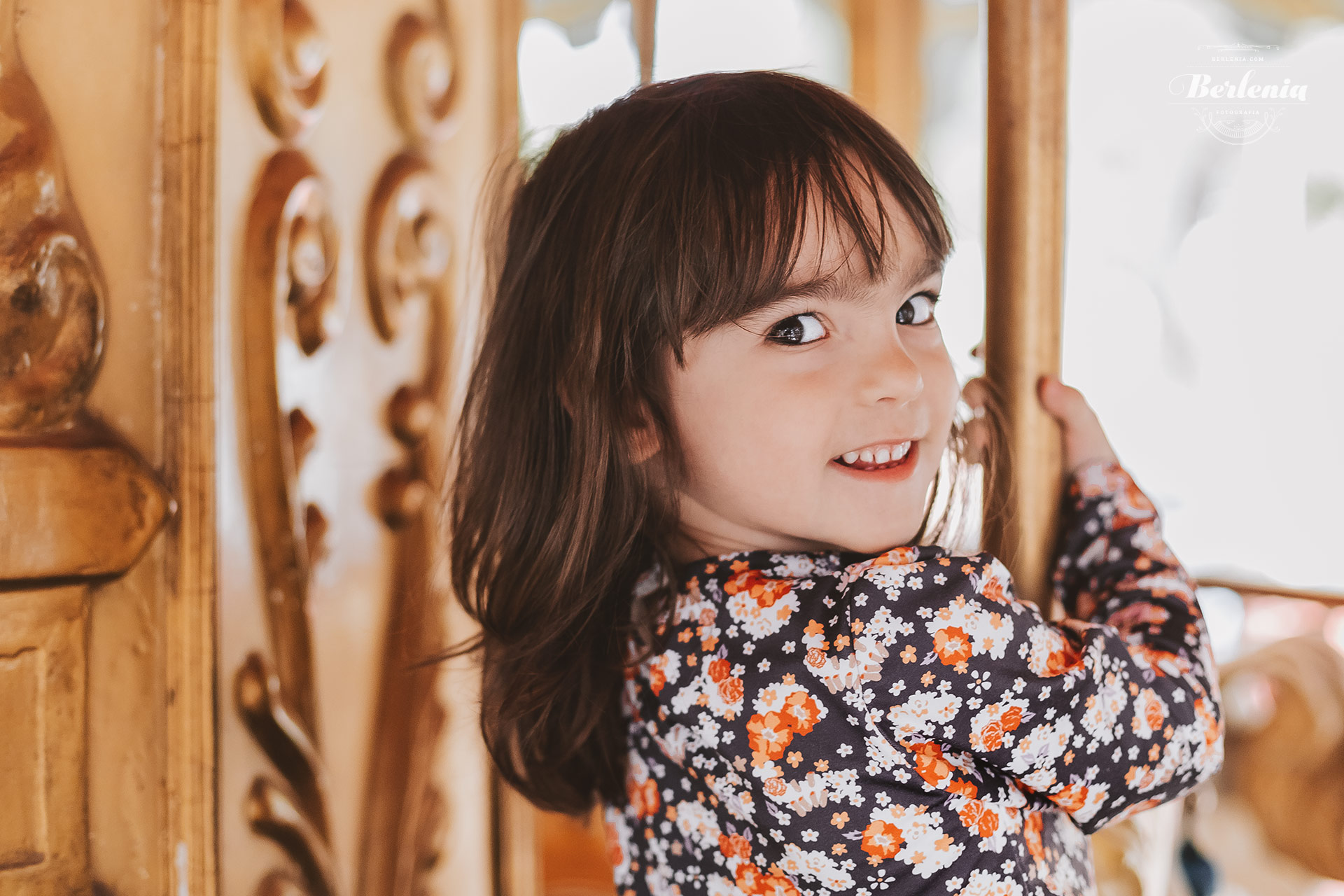 Sesión de fotos infantil en calesita - CABA, Buenos Aires, Argentina - Berlenia Fotografía - 04