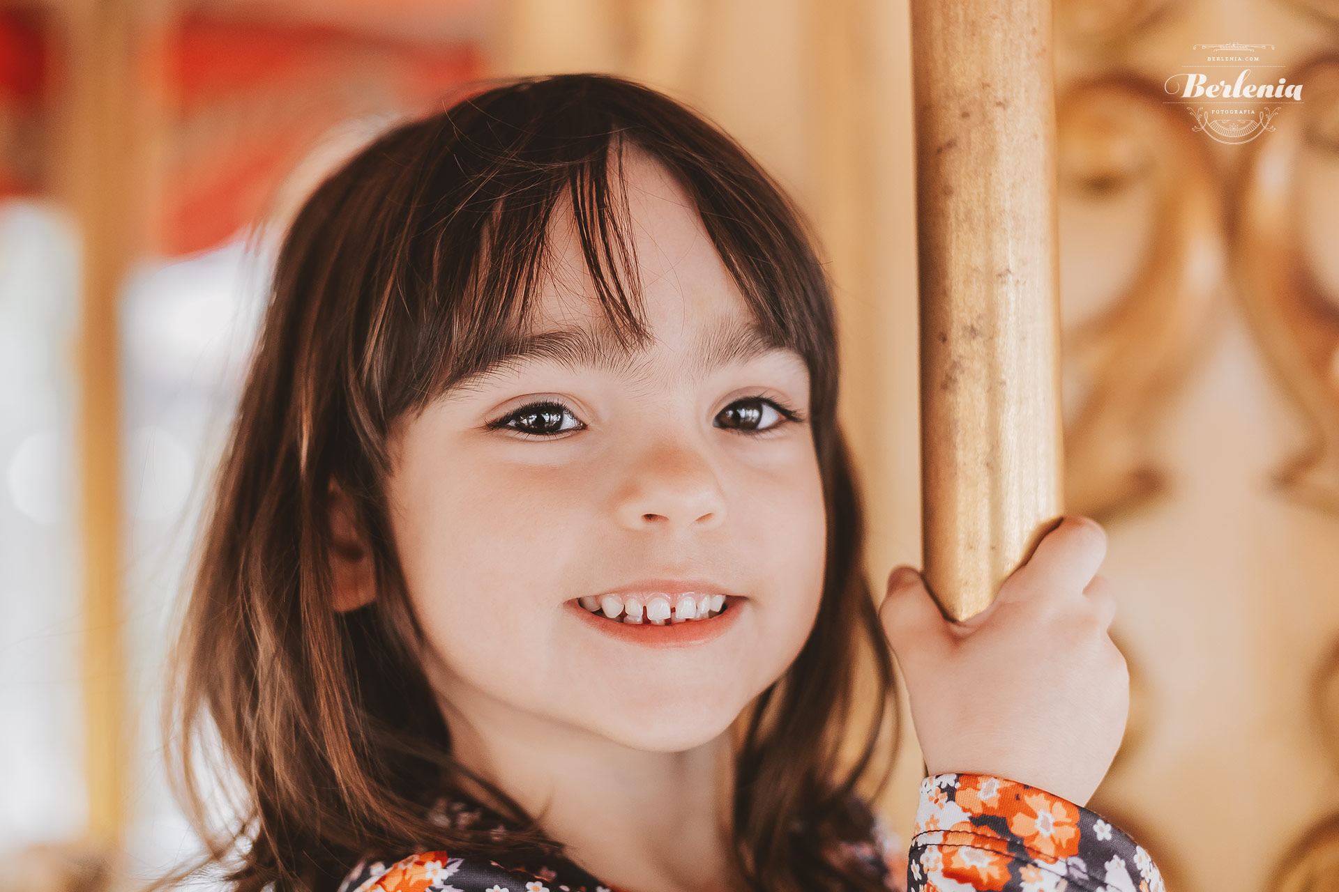 Sesión de fotos infantil en calesita - CABA, Buenos Aires, Argentina - Berlenia Fotografía - 05