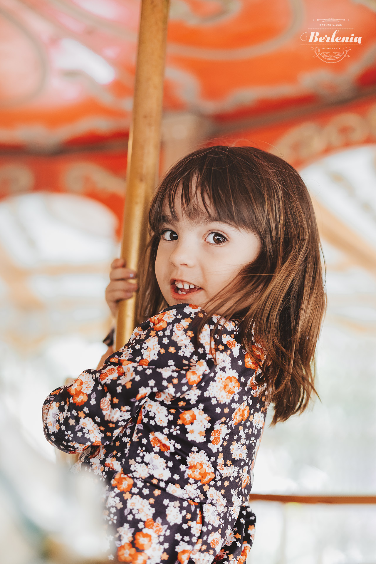 Sesión de fotos infantil en calesita - CABA, Buenos Aires, Argentina - Berlenia Fotografía - 07