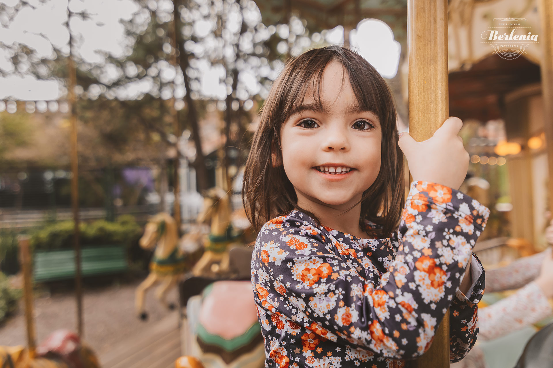 Sesión de fotos infantil en calesita - CABA, Buenos Aires, Argentina - Berlenia Fotografía - 09