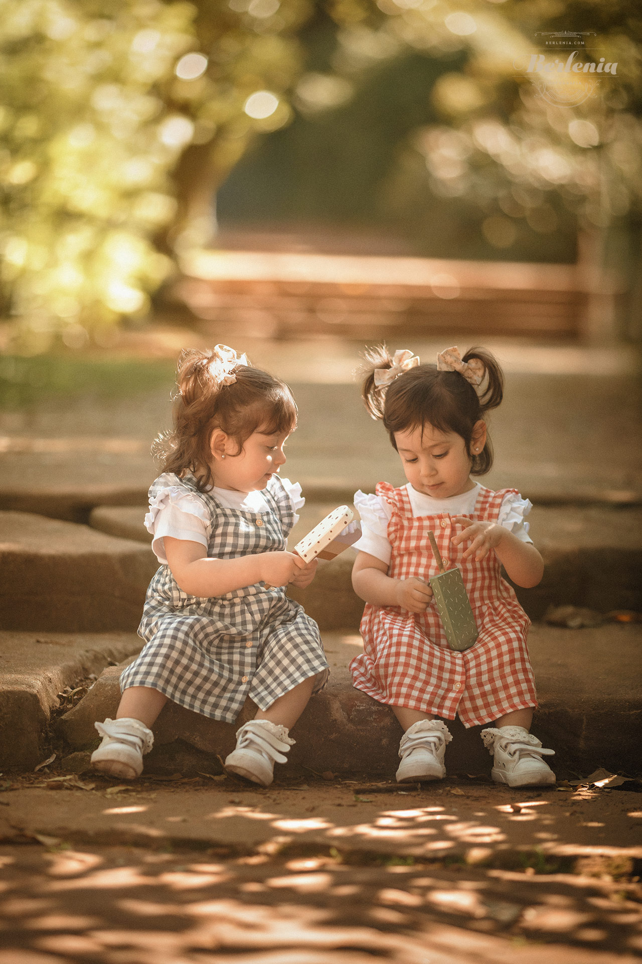 Sesión de fotos infantil de mellizas en exterior, Palermo, CABA, Buenos Aires, Argentina - Berlenia Fotografía - 05