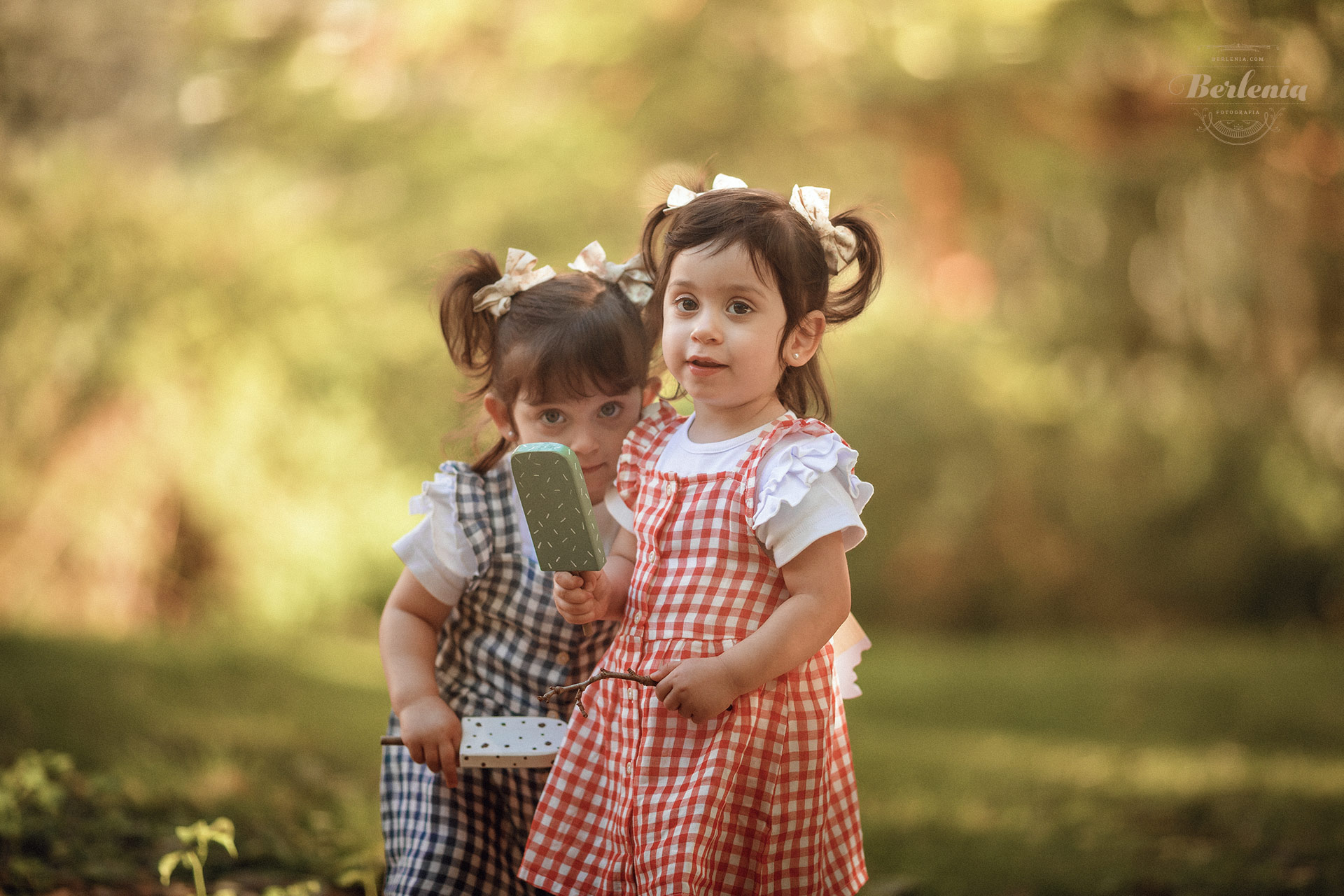 Sesión de fotos infantil de mellizas en exterior, Palermo, CABA, Buenos Aires, Argentina - Berlenia Fotografía - 06
