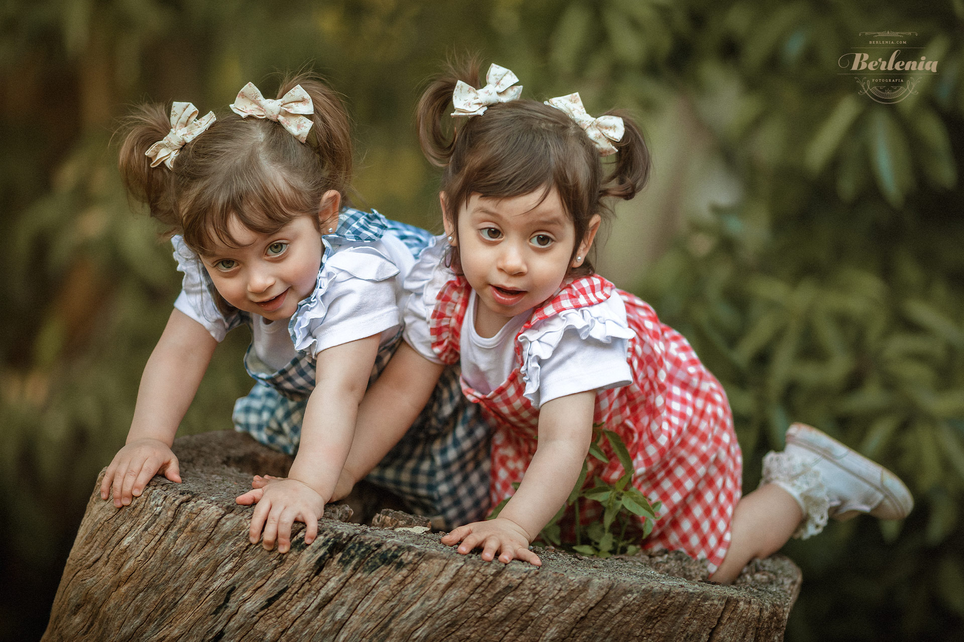 Sesión de fotos infantil de mellizas en exterior, Palermo, CABA, Buenos Aires, Argentina - Berlenia Fotografía - 08
