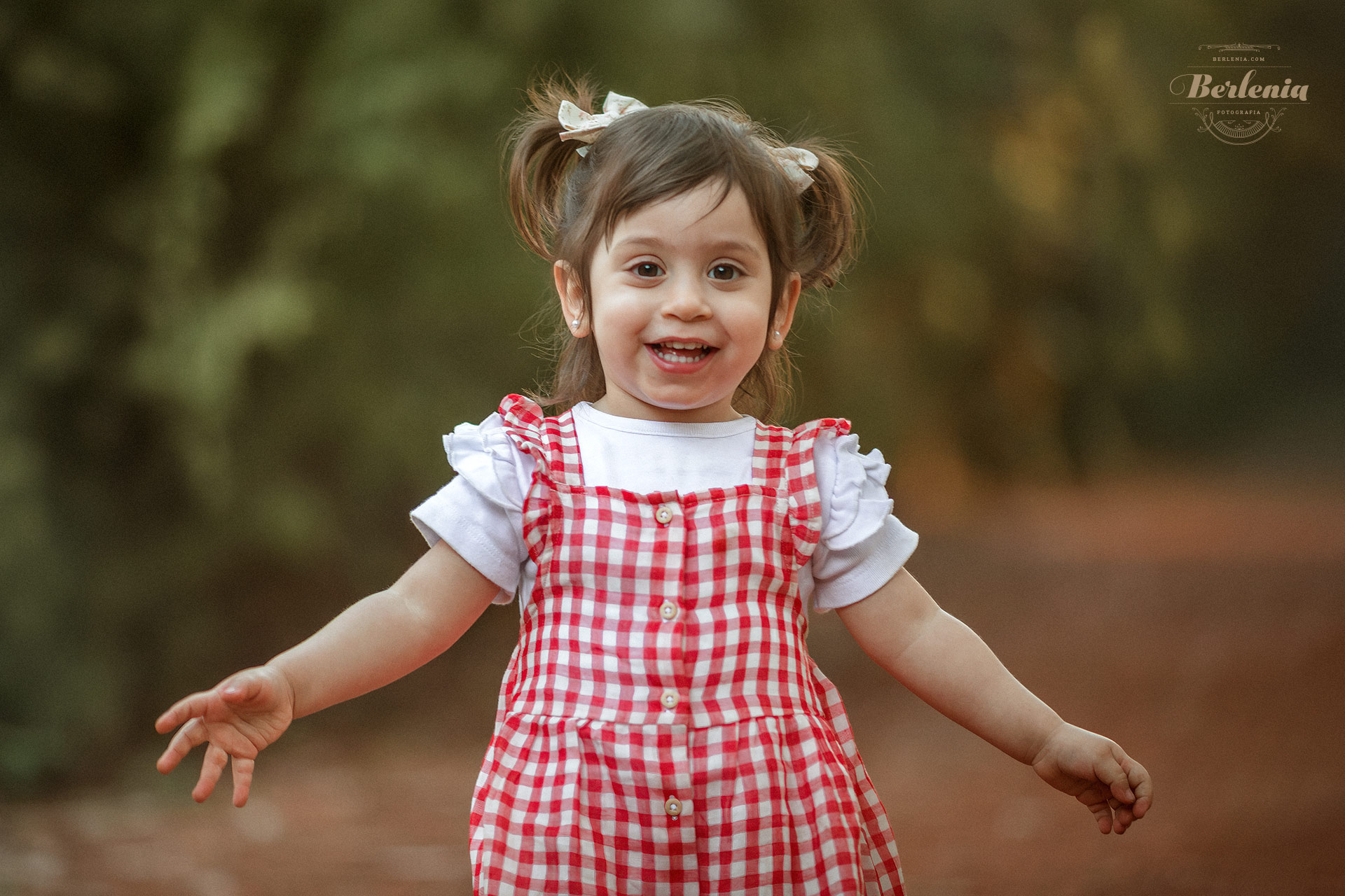 Sesión de fotos infantil de mellizas en exterior, Palermo, CABA, Buenos Aires, Argentina - Berlenia Fotografía - 12