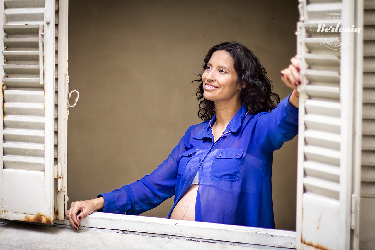 Fotografía de embarazo en domicilio en CABA - Sesión de fotos embarazada - Ciudad de Buenos Aires, Argentina - Berlenia Fotografía - 01