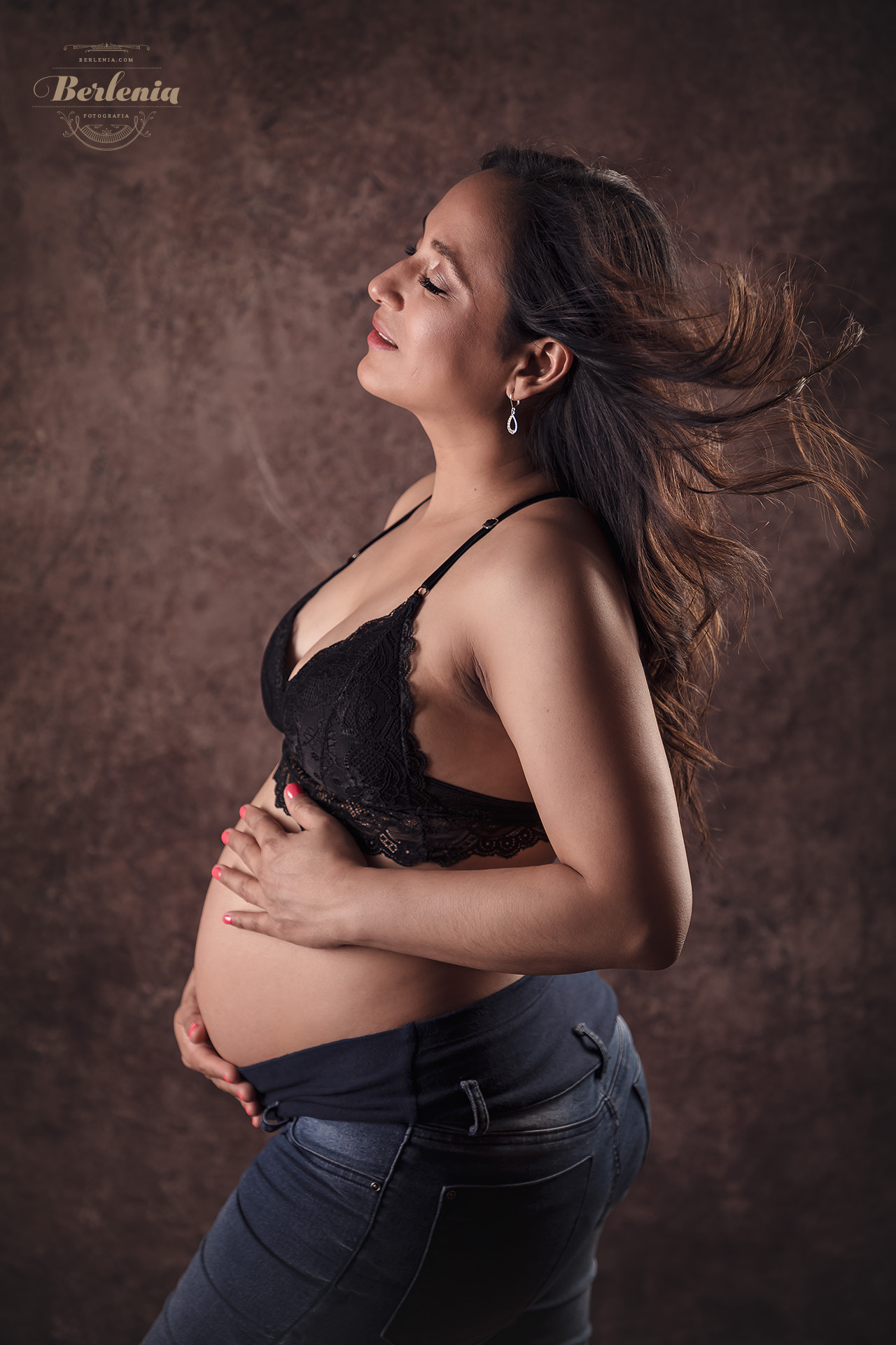 Fotografía de embarazo en estudio en Buenos Aires - Sesión de fotos en Villa Urquiza, CABA, Argentina - Berlenia Fotografía - 09