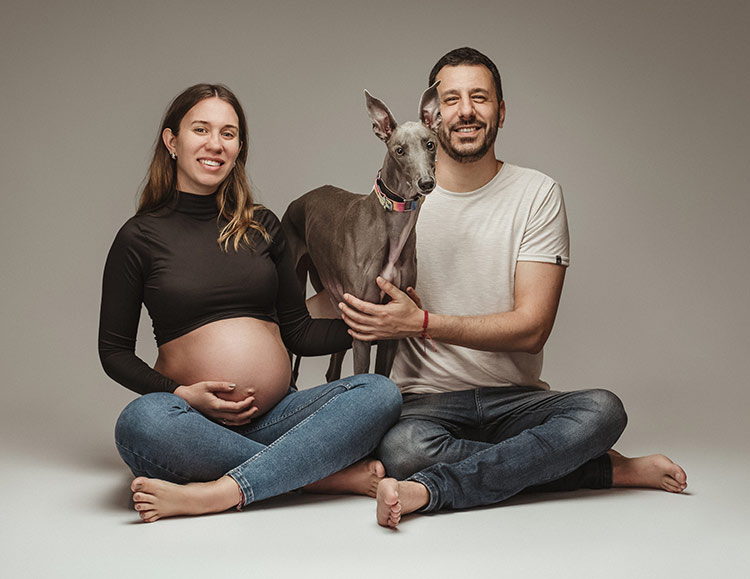 Fotografía de embarazo con mascota, Villa Urquiza, Ciudad de Buenos Aires, Argentina