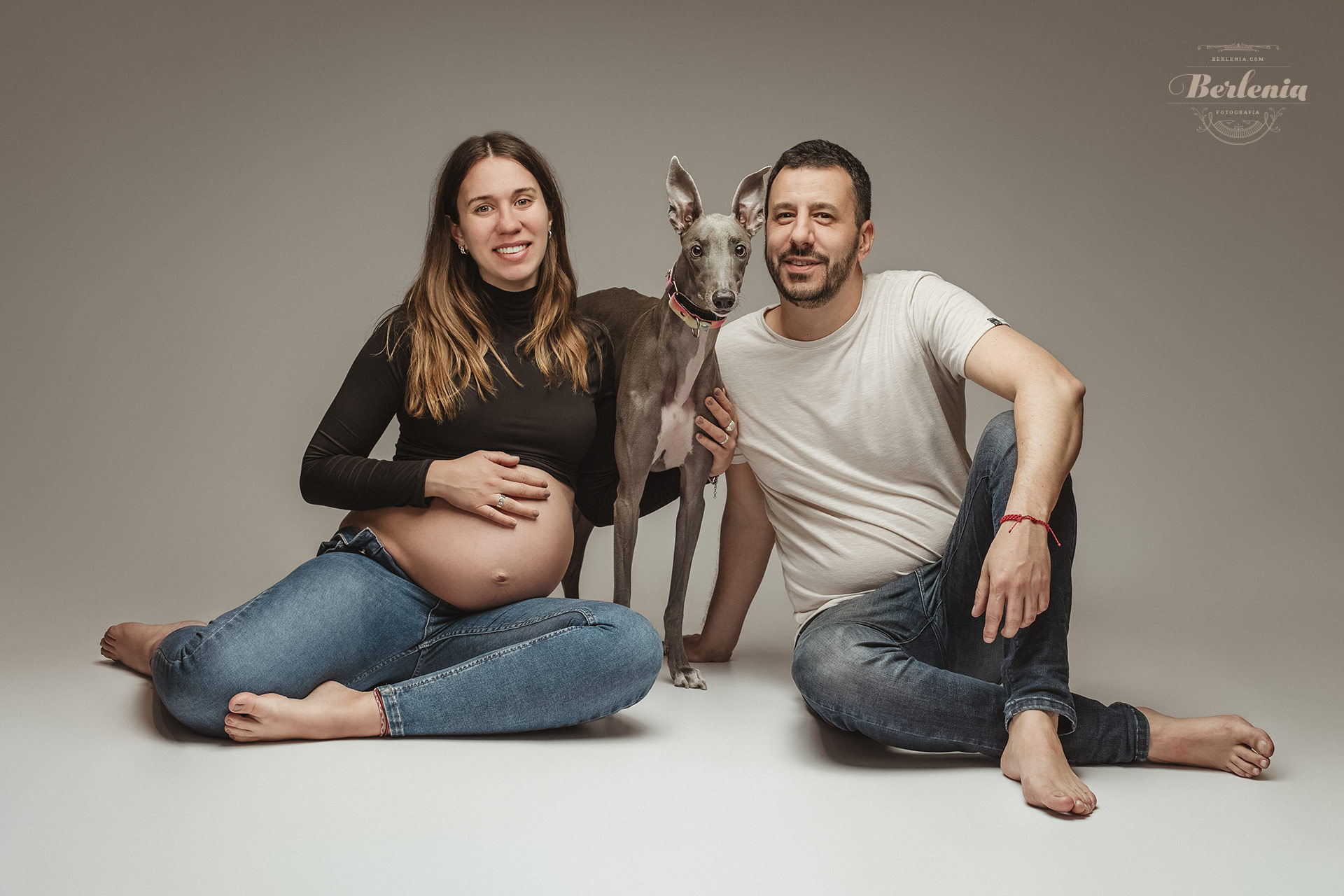Fotografía de embarazo con mascota | Villa Urquiza, Ciudad de Buenos Aires, Argentina - Berlenia Fotografía - 01