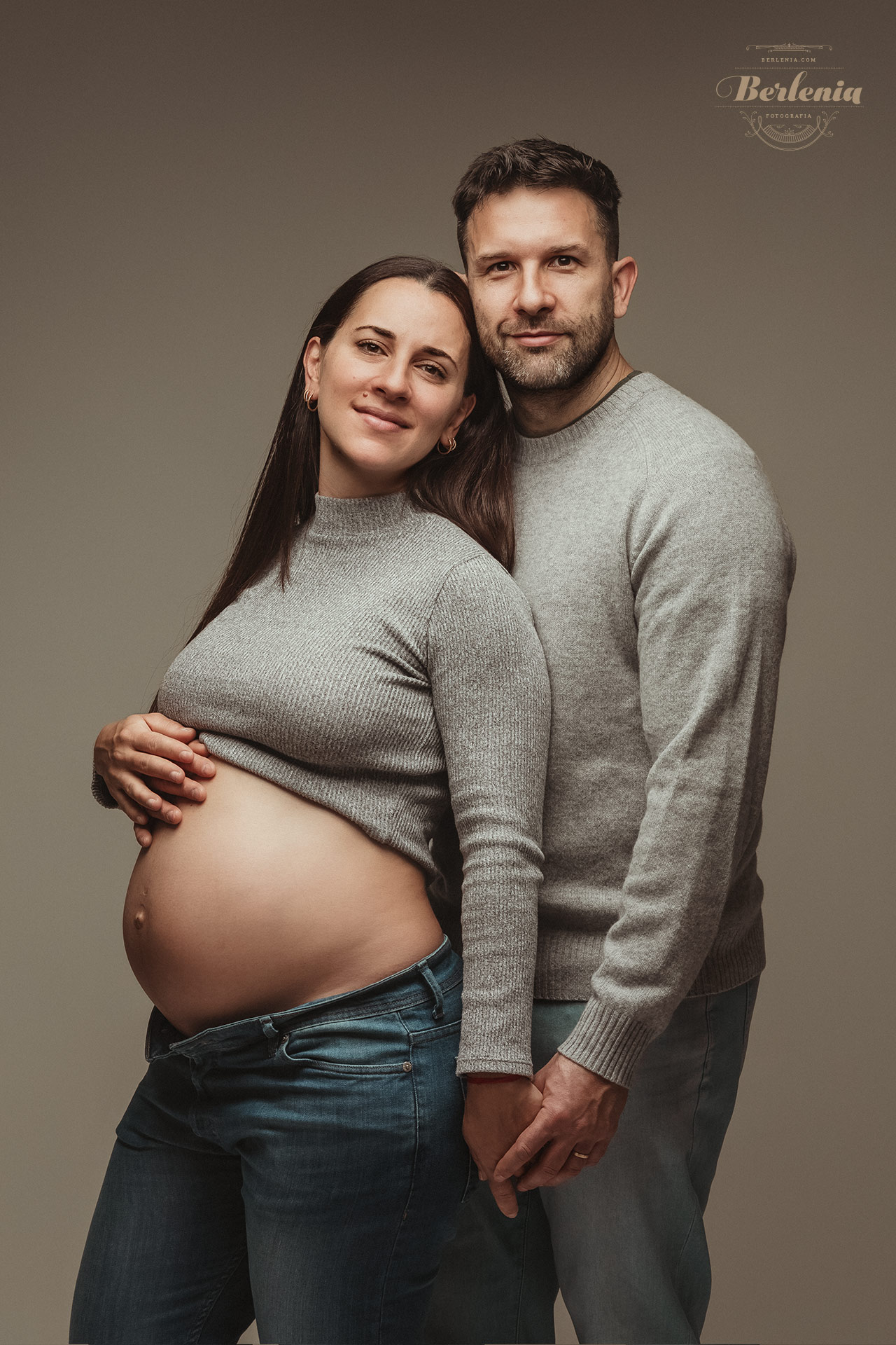 Fotografía de embarazo en pareja en CABA | Villa Urquiza, Ciudad de Buenos Aires, Argentina - Berlenia Fotografía - 02