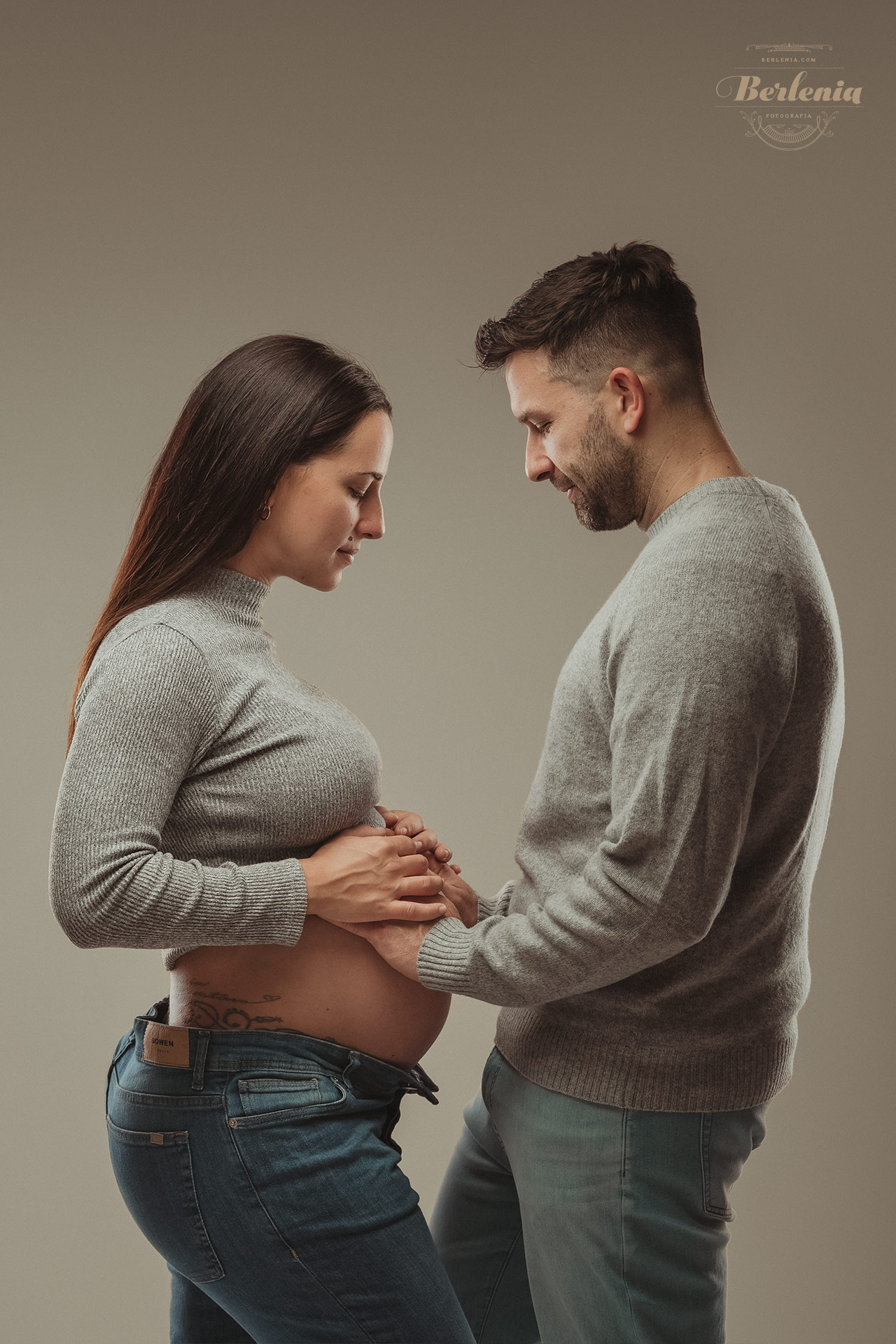 Fotografía de embarazo en pareja en CABA | Villa Urquiza, Ciudad de Buenos Aires, Argentina - Berlenia Fotografía - 04