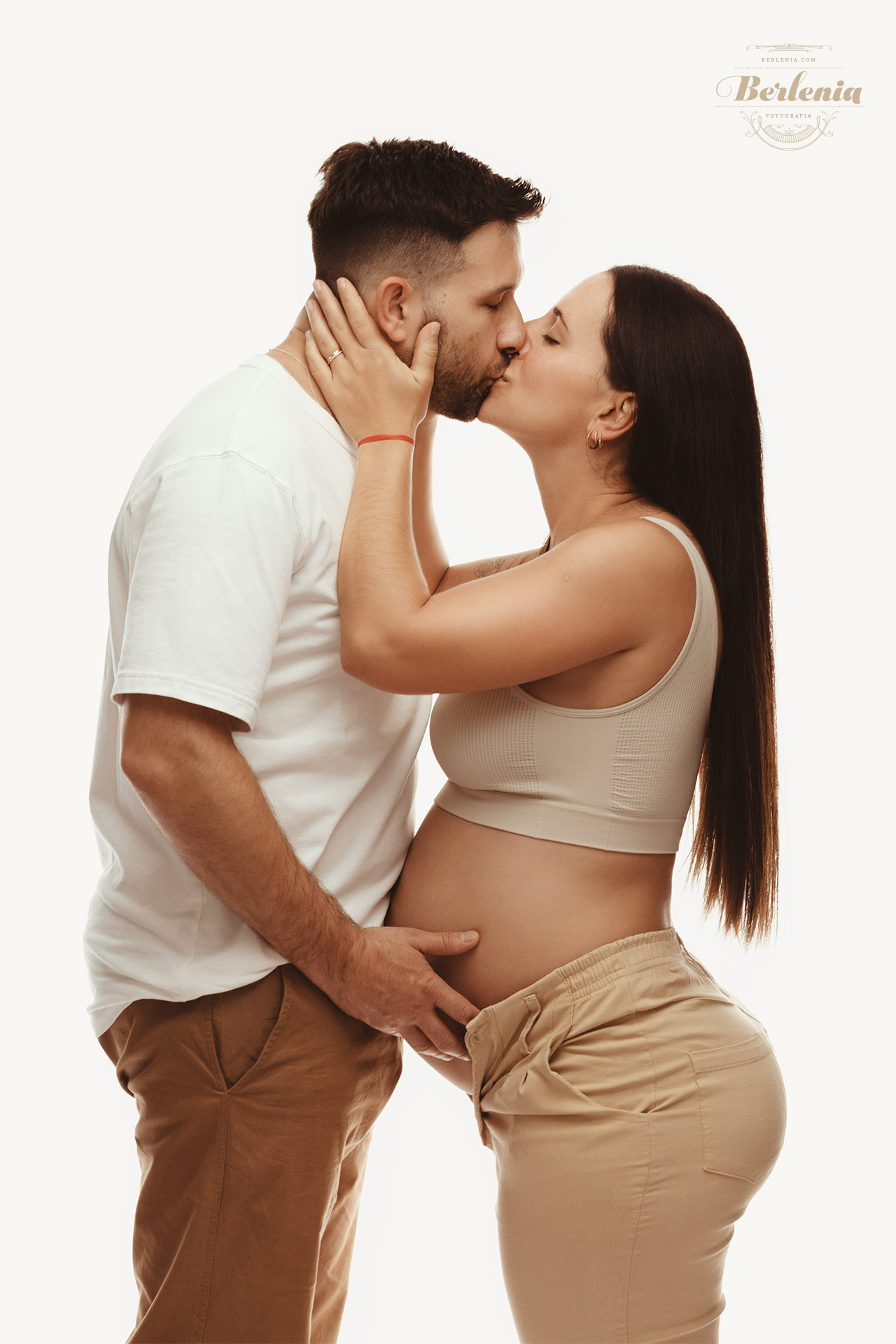 Fotografía de embarazo en pareja en CABA | Villa Urquiza, Ciudad de Buenos Aires, Argentina - Berlenia Fotografía - 07