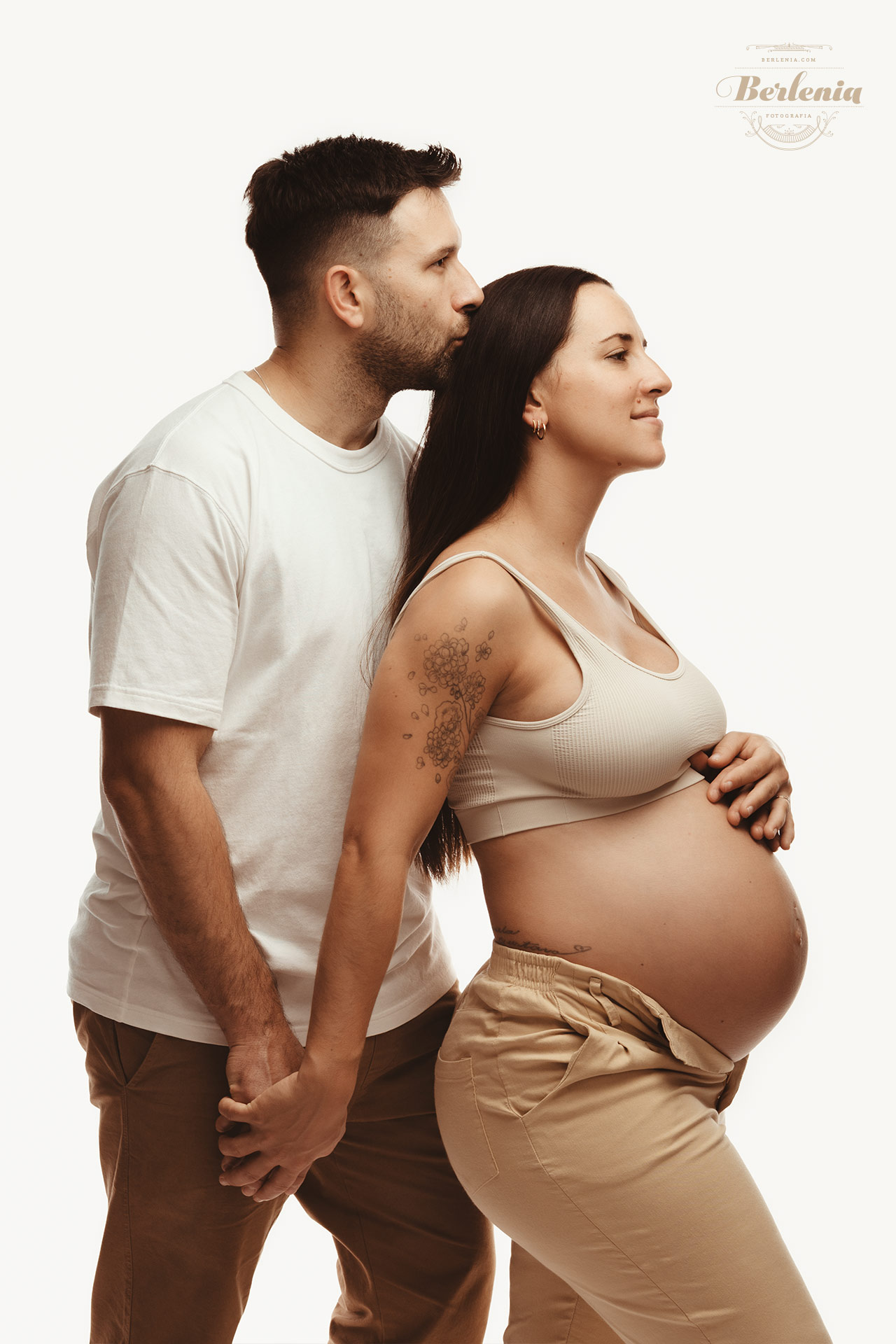 Fotografía de embarazo en pareja en CABA | Villa Urquiza, Ciudad de Buenos Aires, Argentina - Berlenia Fotografía - 08