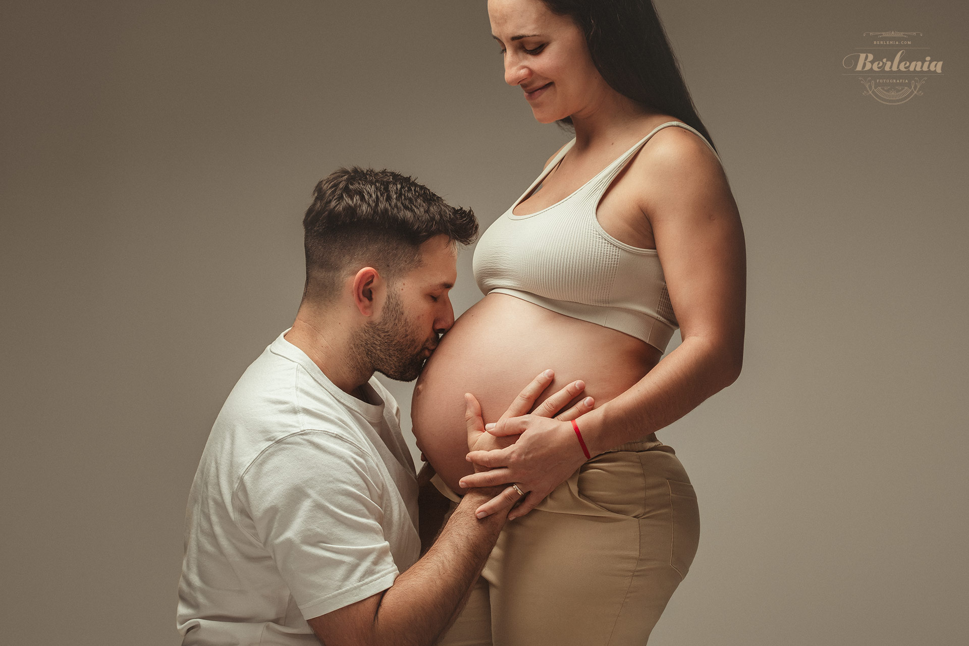 Fotografía de embarazo en pareja en CABA | Villa Urquiza, Ciudad de Buenos Aires, Argentina - Berlenia Fotografía - 20