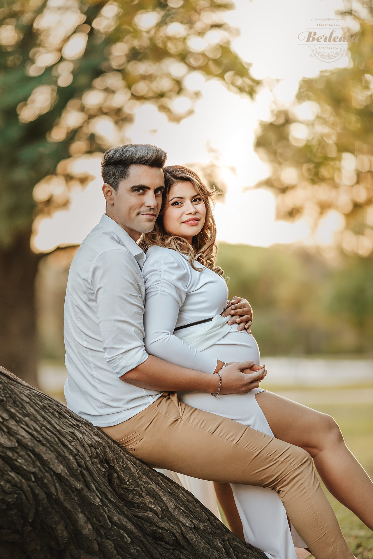Fotografía de embarazo en pareja en Lago de Regatas, Palermo - Sesión de fotos embarazada en exterior - CABA, Buenos Aires, Argentina - Berlenia Fotografía - 09