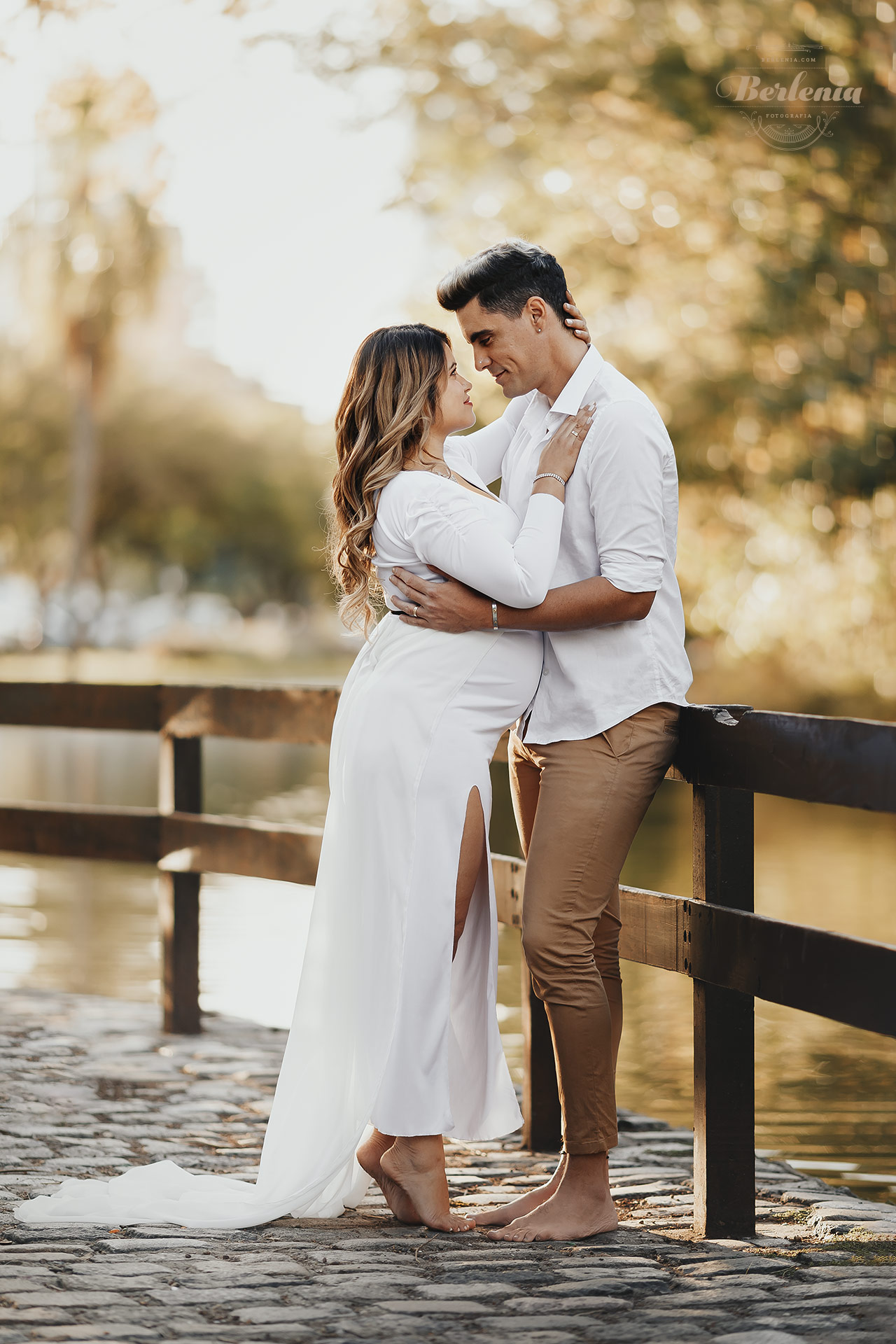Fotografía de embarazo en pareja en Lago de Regatas, Palermo - Sesión de fotos embarazada en exterior - CABA, Buenos Aires, Argentina - Berlenia Fotografía - 12