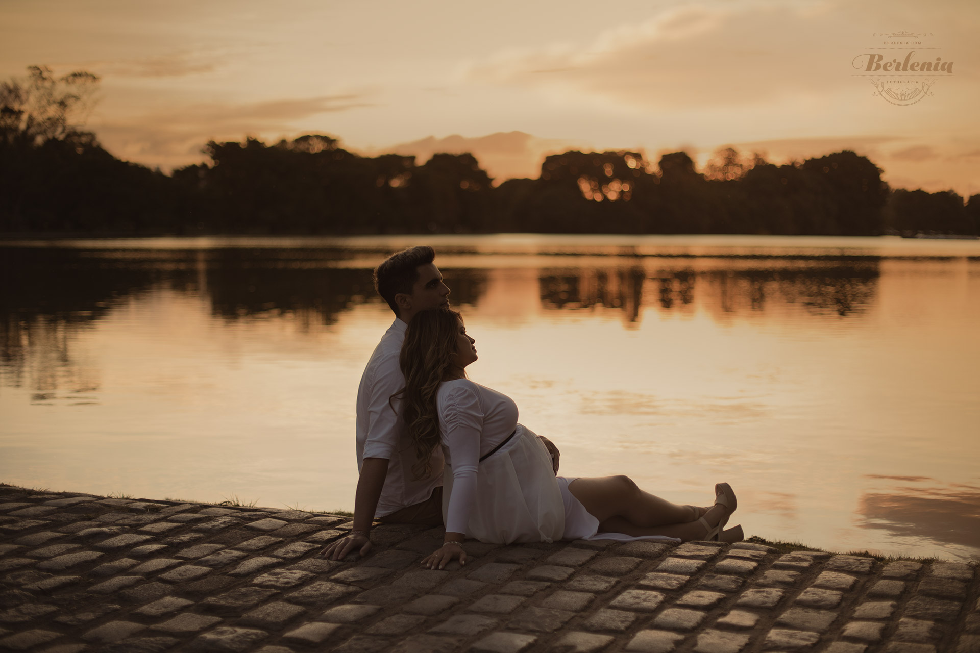 Fotografía de embarazo en pareja en Lago de Regatas, Palermo - Sesión de fotos embarazada en exterior - CABA, Buenos Aires, Argentina - Berlenia Fotografía - 21