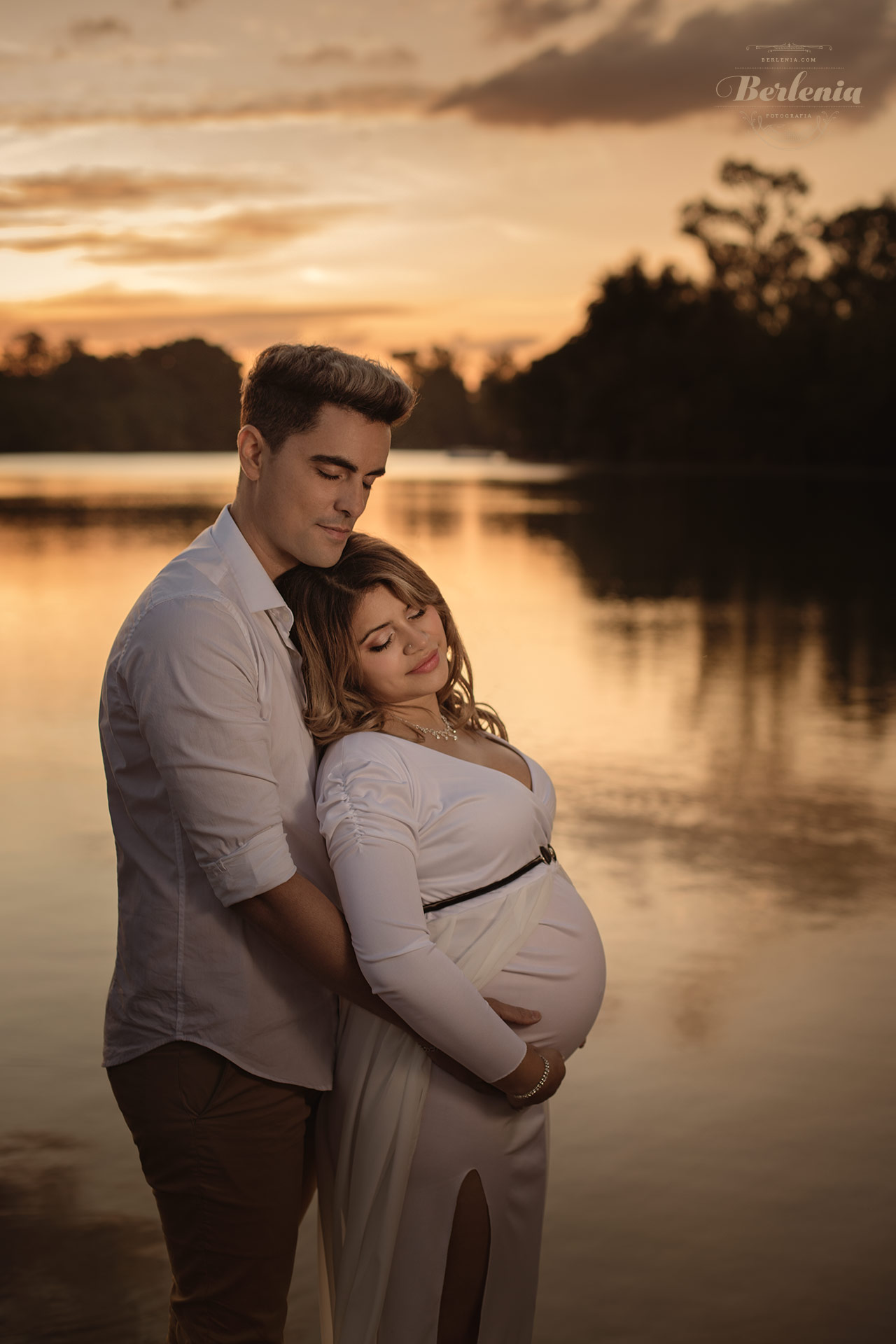 Fotografía de embarazo en pareja en Lago de Regatas, Palermo - Sesión de fotos embarazada en exterior - CABA, Buenos Aires, Argentina - Berlenia Fotografía - 22