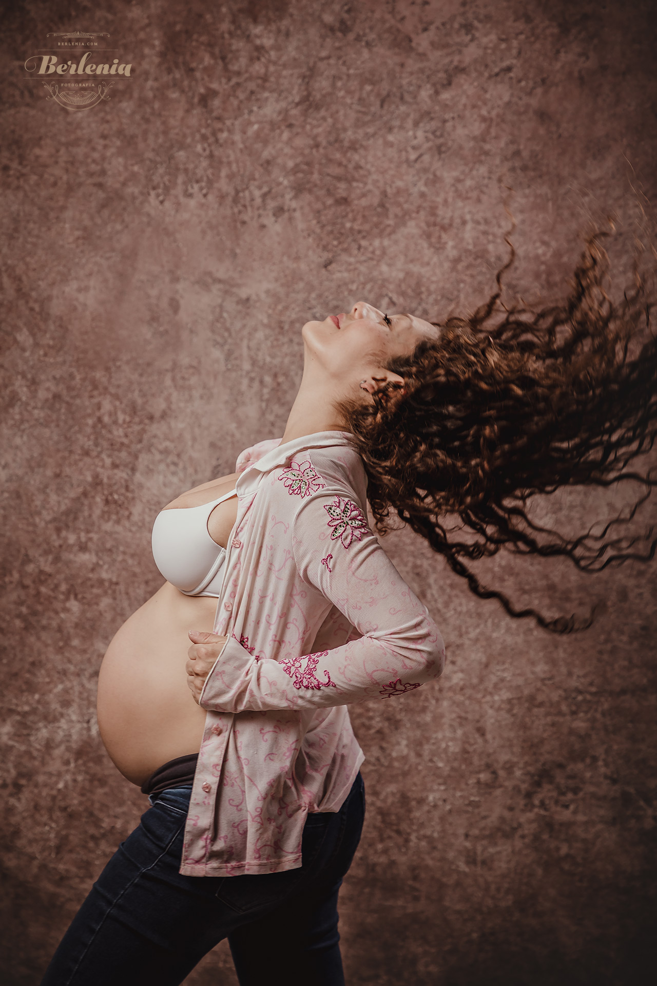Fotografía de embarazo en pareja - Sesión de fotos en Villa Urquiza, CABA, Buenos Aires, Argentina - Berlenia Fotografía - 07