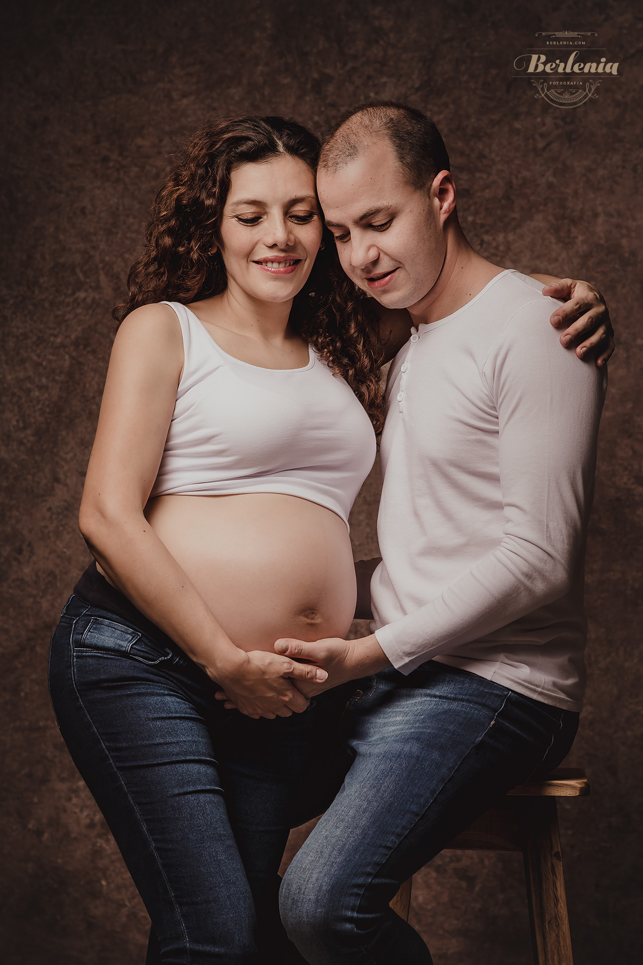Fotografía de embarazo en pareja - Sesión de fotos en Villa Urquiza, CABA, Buenos Aires, Argentina - Berlenia Fotografía - 13