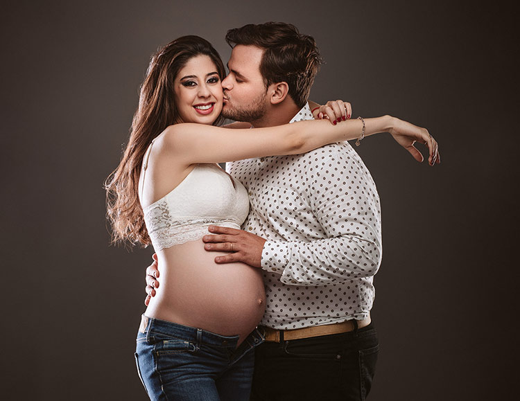Sesión de fotos de embarazada en estudio, Villa Urquiza, CABA, Argentina