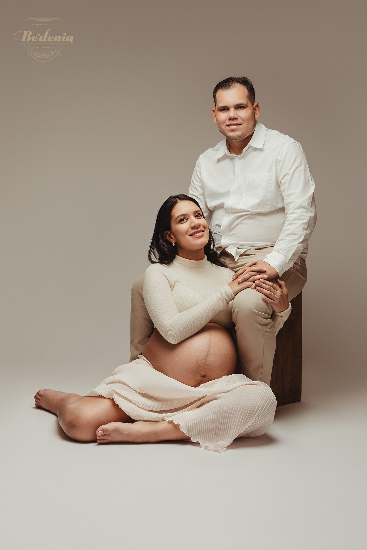 Sesión de fotos de embarazada con pareja | Villa Urquiza, Ciudad de Buenos Aires, Argentina - Berlenia Fotografía - 03