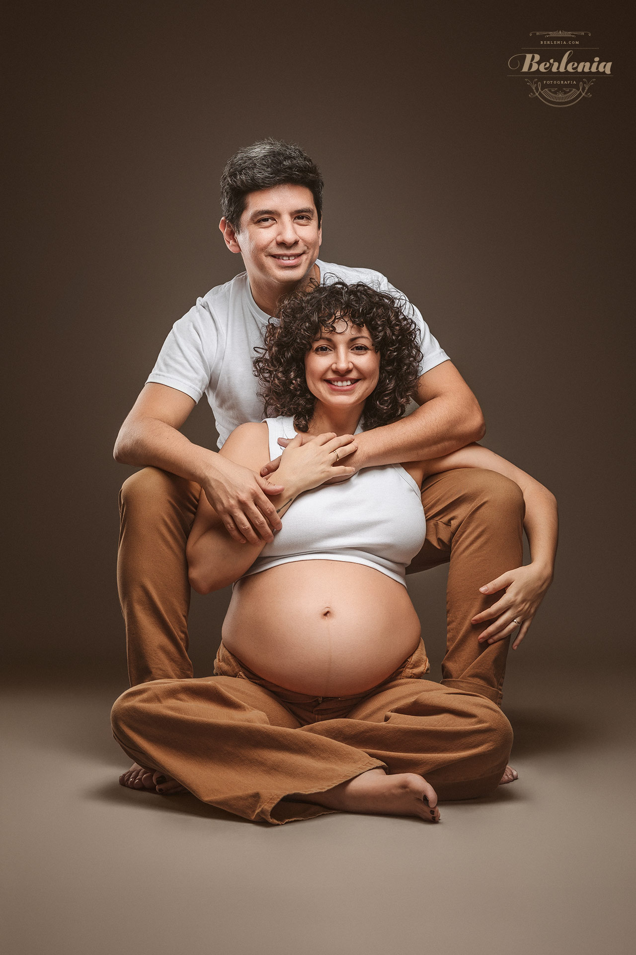 Sesión de fotos de embarazada con pareja | Villa Urquiza, Ciudad de Buenos Aires, Argentina - Berlenia Fotografía - 16