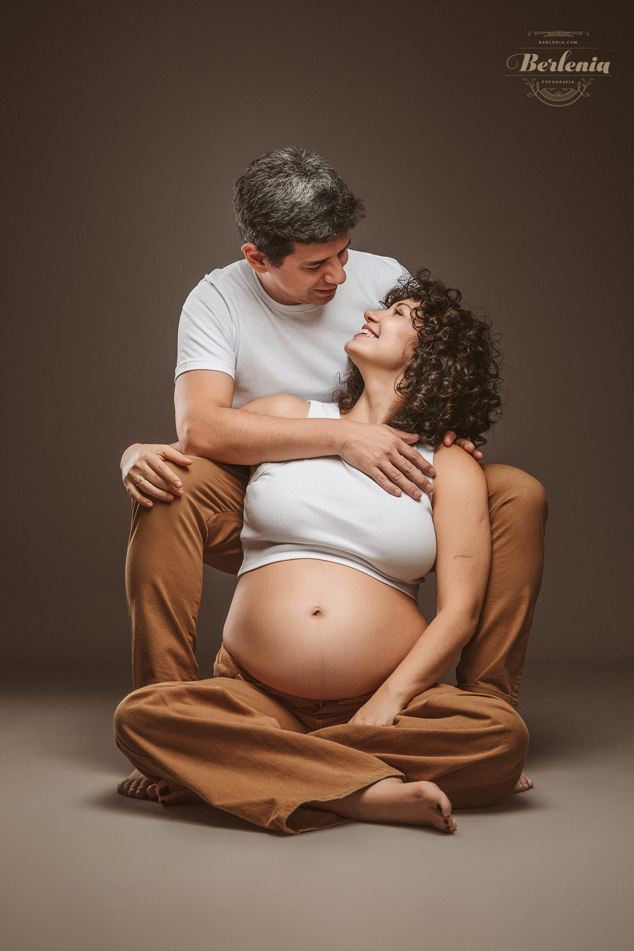 Sesión de fotos de embarazada con pareja | Villa Urquiza, Ciudad de Buenos Aires, Argentina - Berlenia Fotografía - 17