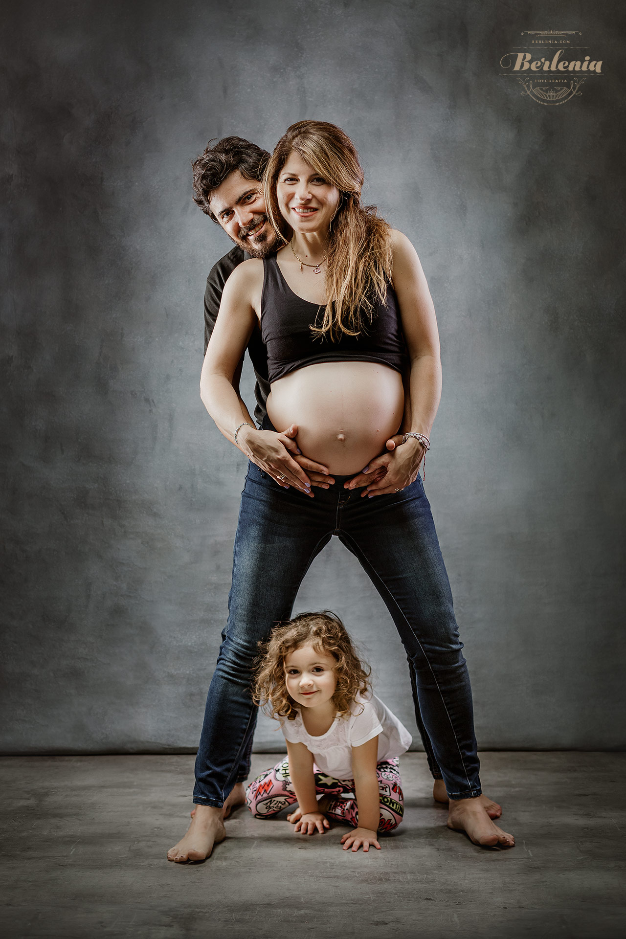 Sesión de fotos de embarazo familiar | Fotografía profesional de embarazo | Villa Urquiza, CABA, Buenos Aires, Argentina | Berlenia Fotografía - 08