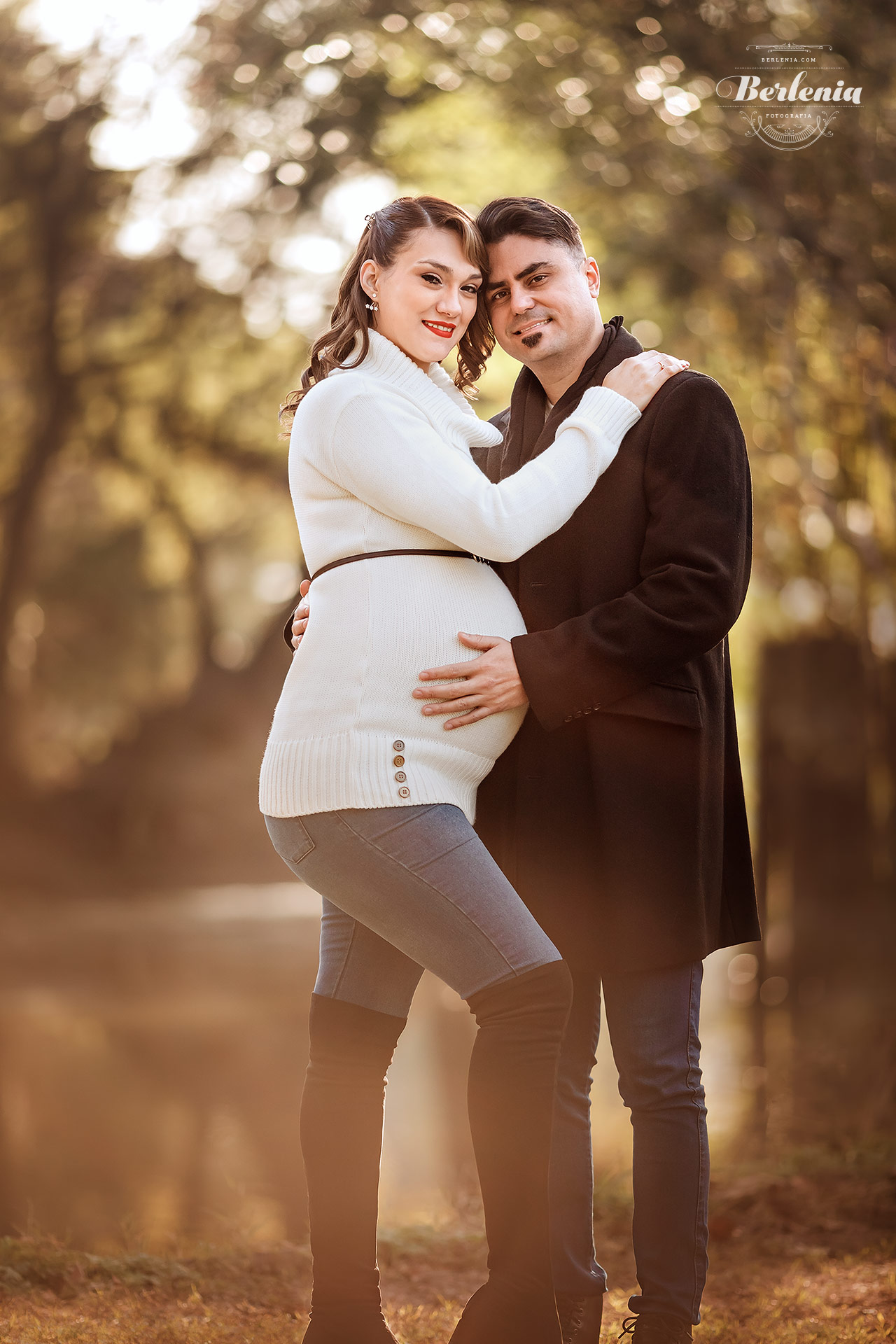 Fotografía de embarazo en invierno con pareja - Sesión de fotos embarazada en exterior - Palermo, CABA, Buenos Aires, Argentina - Berlenia Fotografía - 03