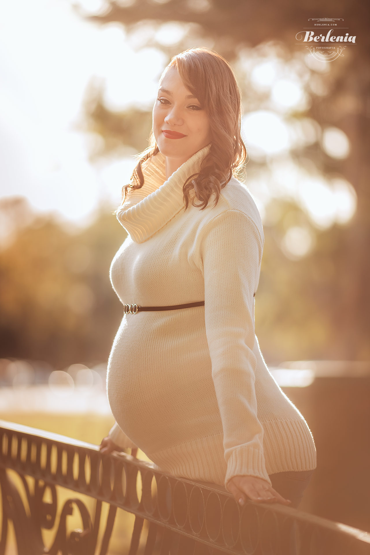 Fotografía de embarazo en invierno con pareja - Sesión de fotos embarazada en exterior - Palermo, CABA, Buenos Aires, Argentina - Berlenia Fotografía - 05
