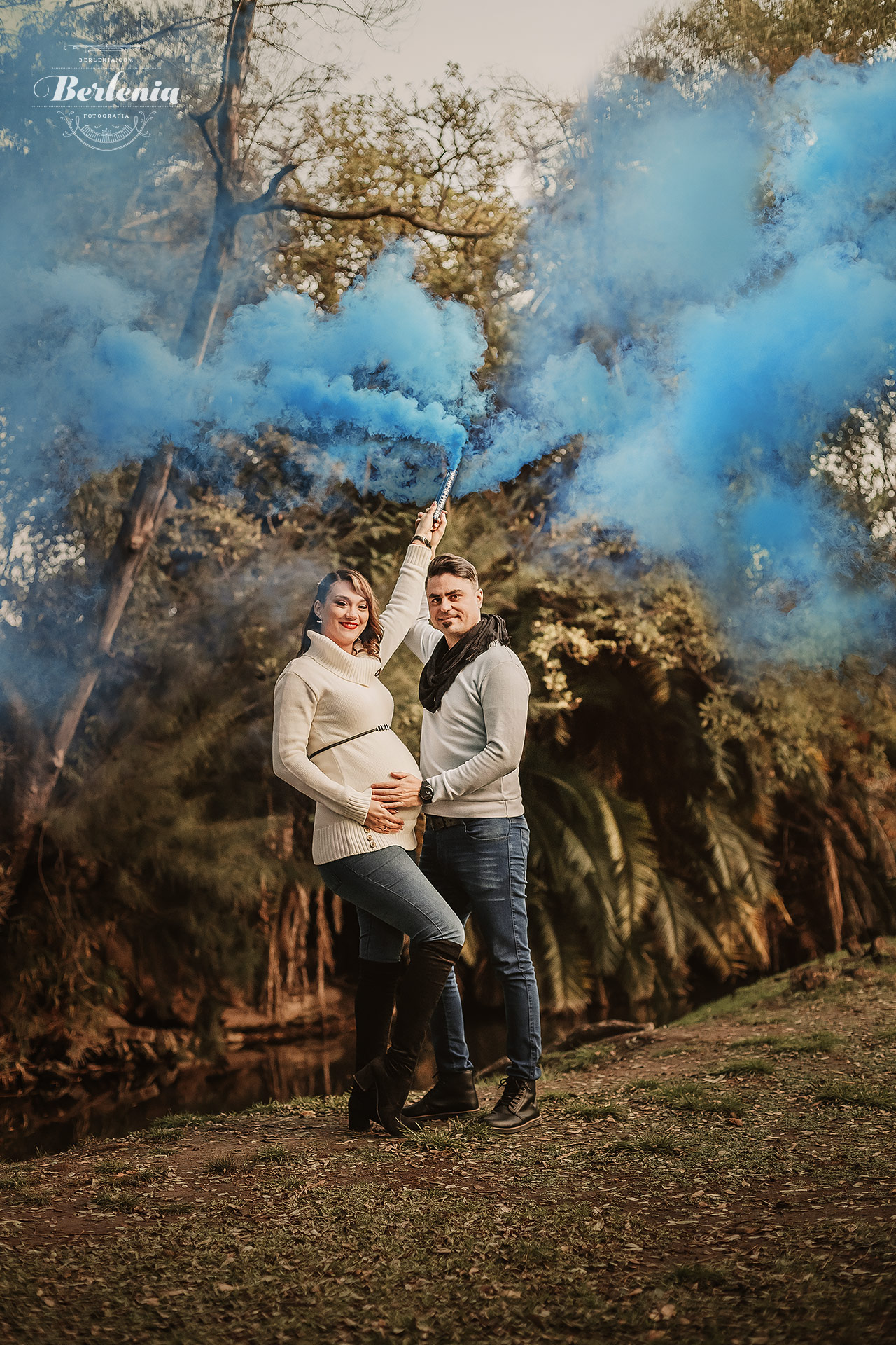 Fotografía de embarazo en invierno con pareja - Sesión de fotos embarazada en exterior - Palermo, CABA, Buenos Aires, Argentina - Berlenia Fotografía - 18